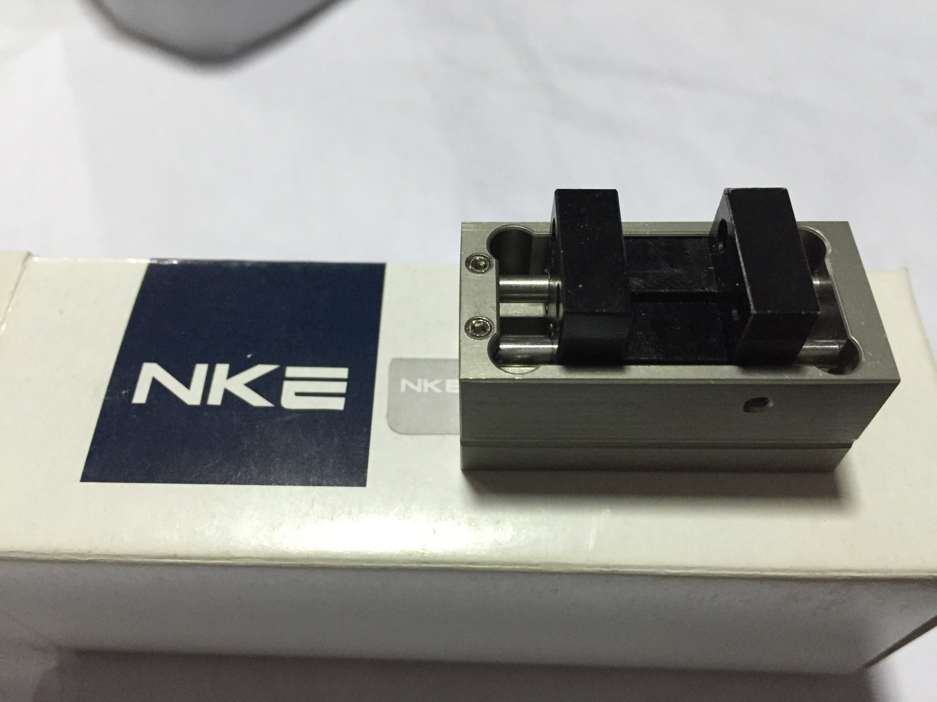 NKE Japan Nakamura pneumatic finger parallel fixture manipulator CH91A CH92A CH93A