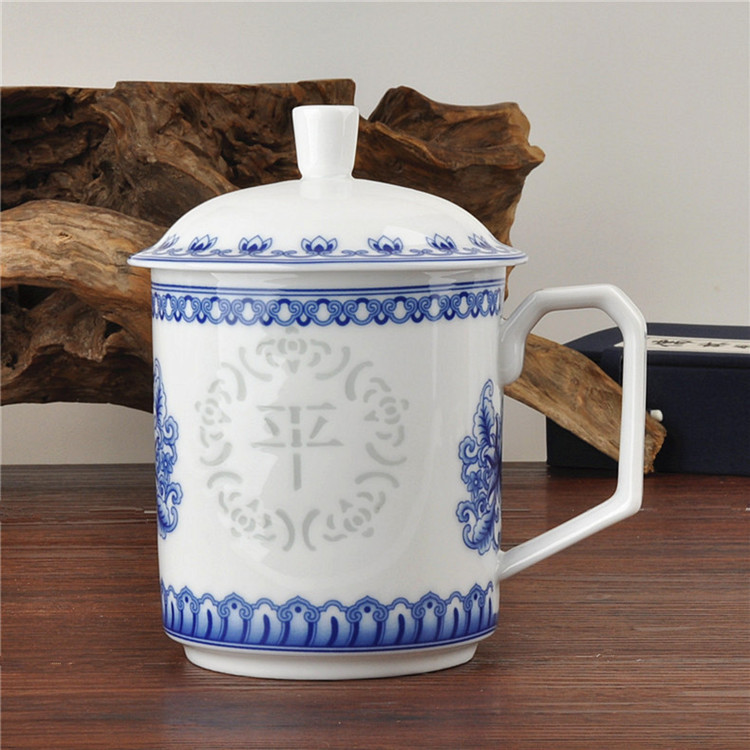 Jingdezhen Ceramic Cup Blue Flower Linglong Tea Cup Bone Cup with cover boss 500ML