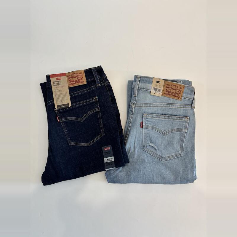In Stock Levi'S/Vintage Women's Mid-Rise Straight-Leg Flared Jeans # A16600004 # 6 In Stock Levi'S/Vintage Women's Mid-Rise Straight-Leg Flared Jeans # A16600004 # 6