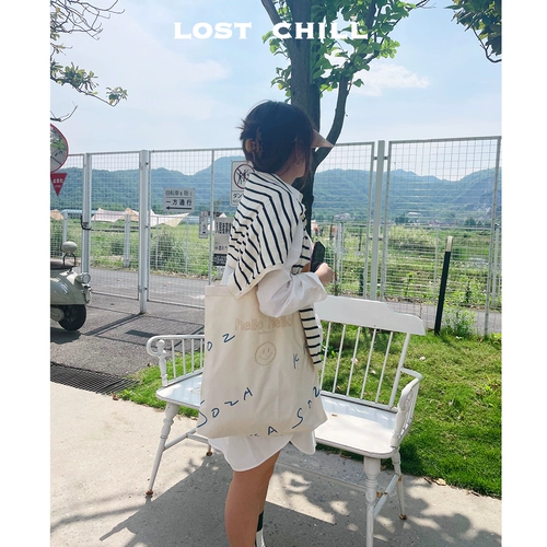 Потерянная постепенная улыбка на лицевая вышива