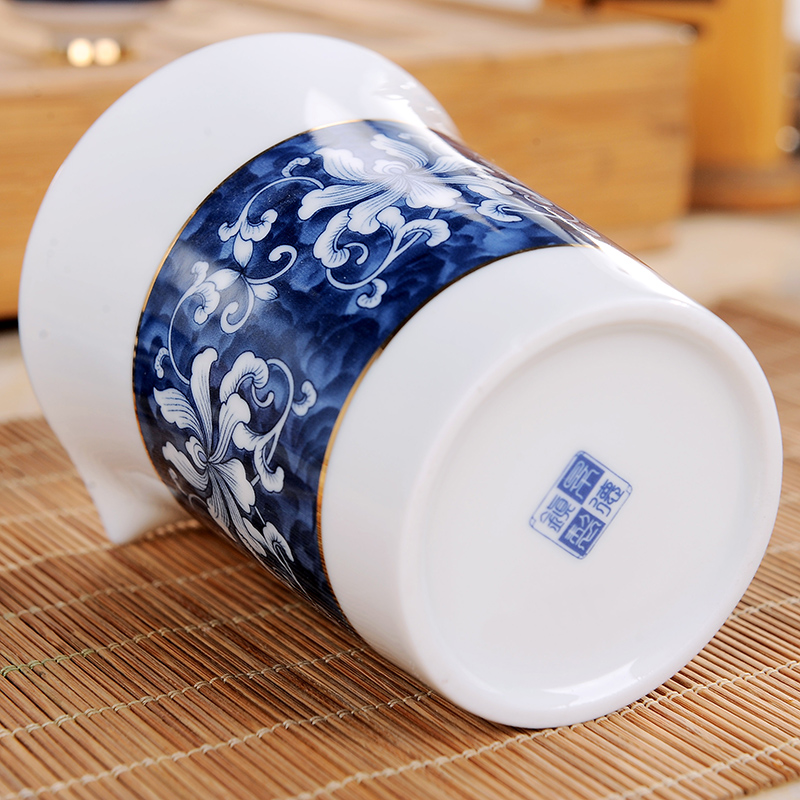 Blue and white porcelain gifts tea sets jingdezhen ceramic kung fu tea set a complete set of hand - made gold teapot tea caddy fixings