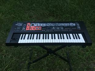 Roland SH-201 クラシックシンセサイザー