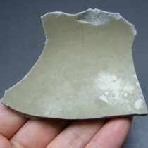 3257 Specimen of a secret-color porcelain flat-footed bowl from the Yue Kiln of the Tang and Five Dynasties produced in Hangzhou