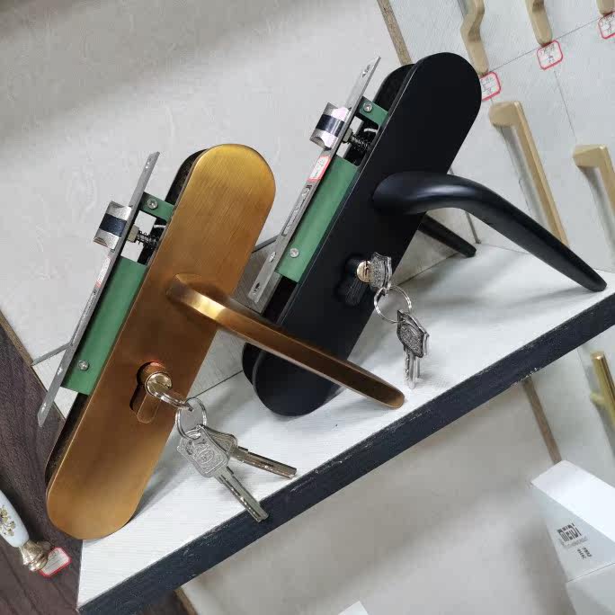 Door lock Indoor bedroom door lock American black yellow ancient solid wood door handle Home mute door lock tool 777-02