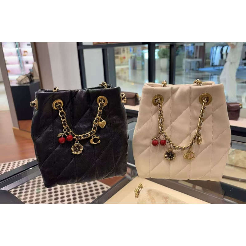 In-Stock Items at the Counter, Platform Authentication, Four Times Compensation for Fake Items, Coach/Coach New Women's Bag, Quilted Jade Drawstring Bag
