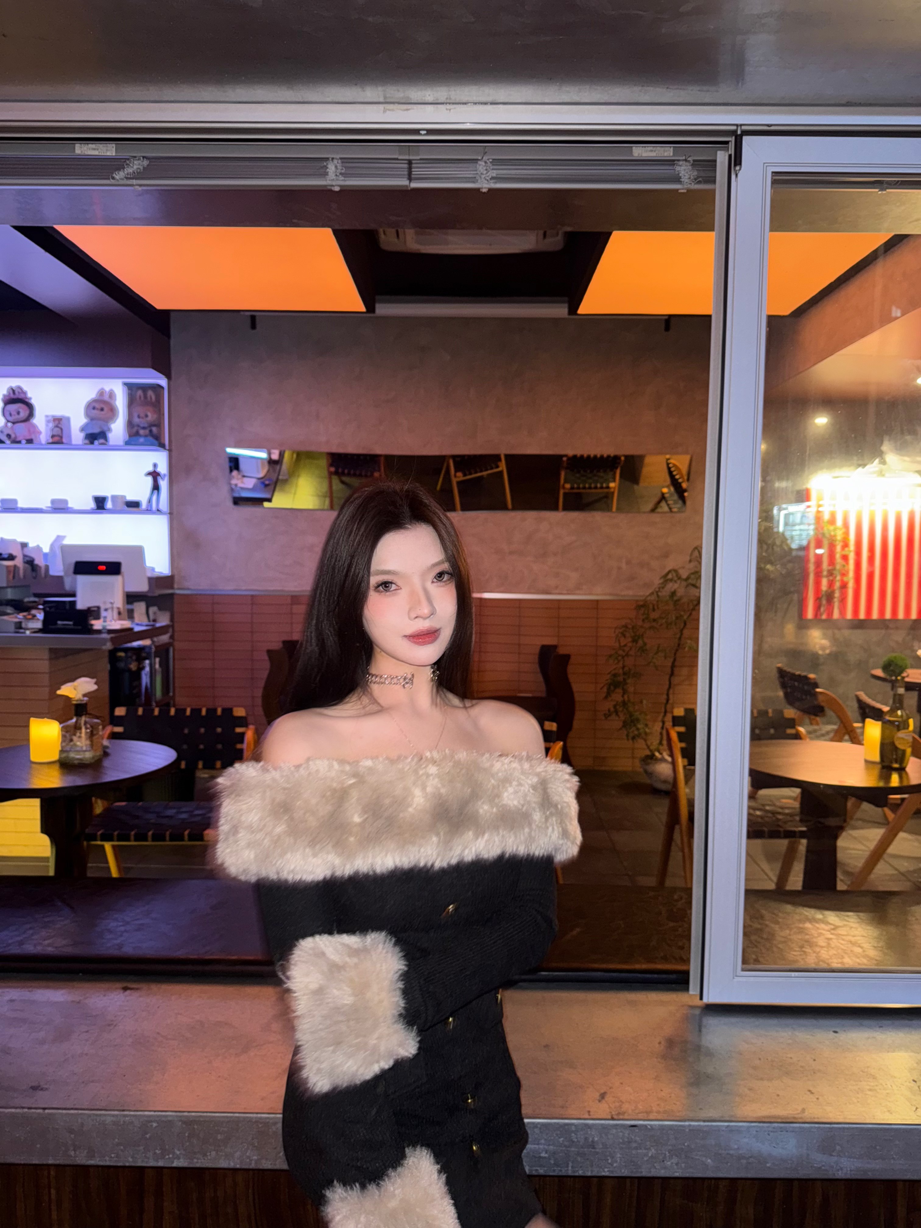 CYNR原创设计富家千金性感毛领一字肩连衣裙修身显瘦包臀针织短裙