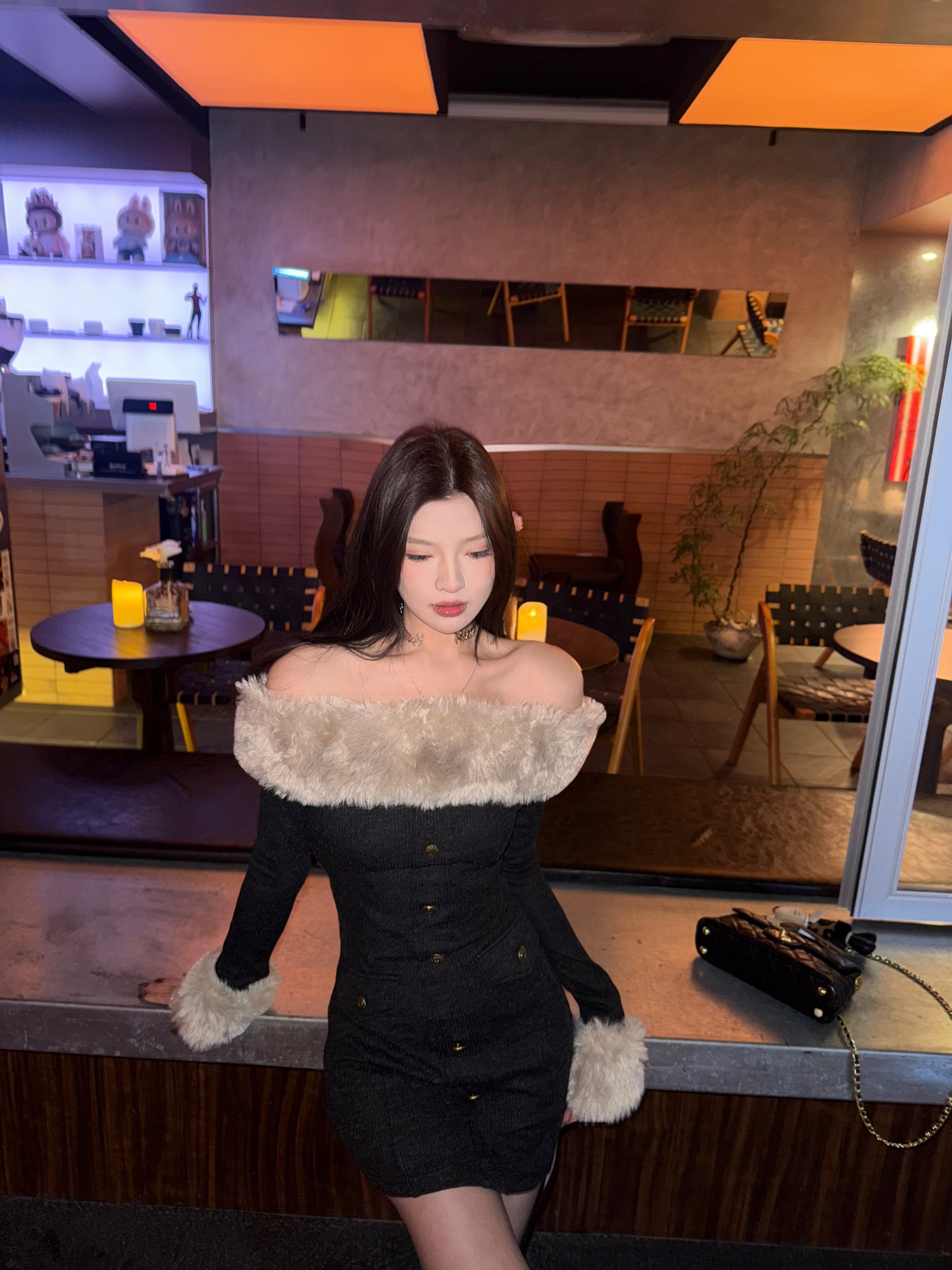 CYNR原创设计富家千金性感毛领一字肩连衣裙修身显瘦包臀针织短裙