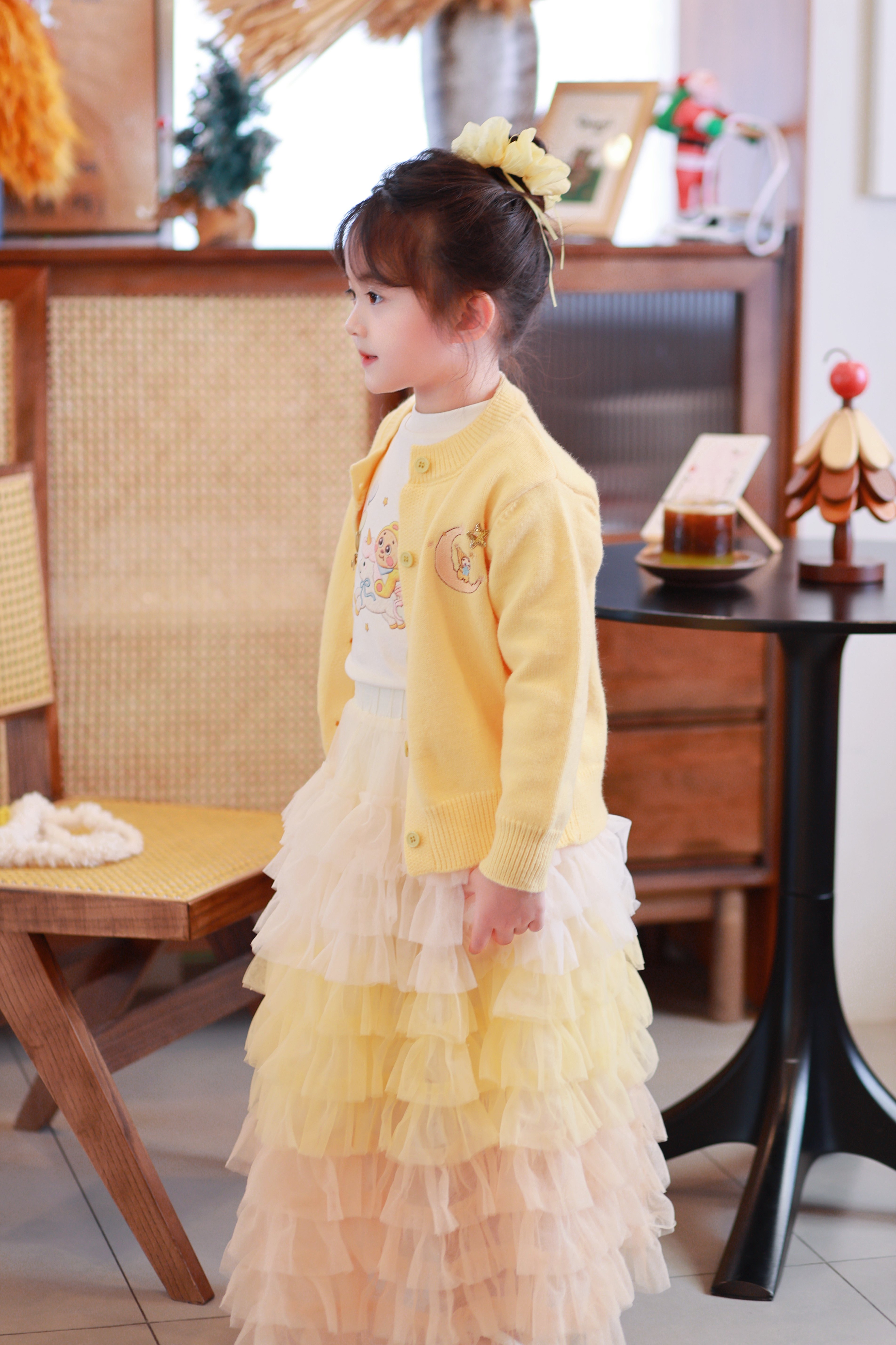 Customer photo for White Heart-Pony Top, 120cm