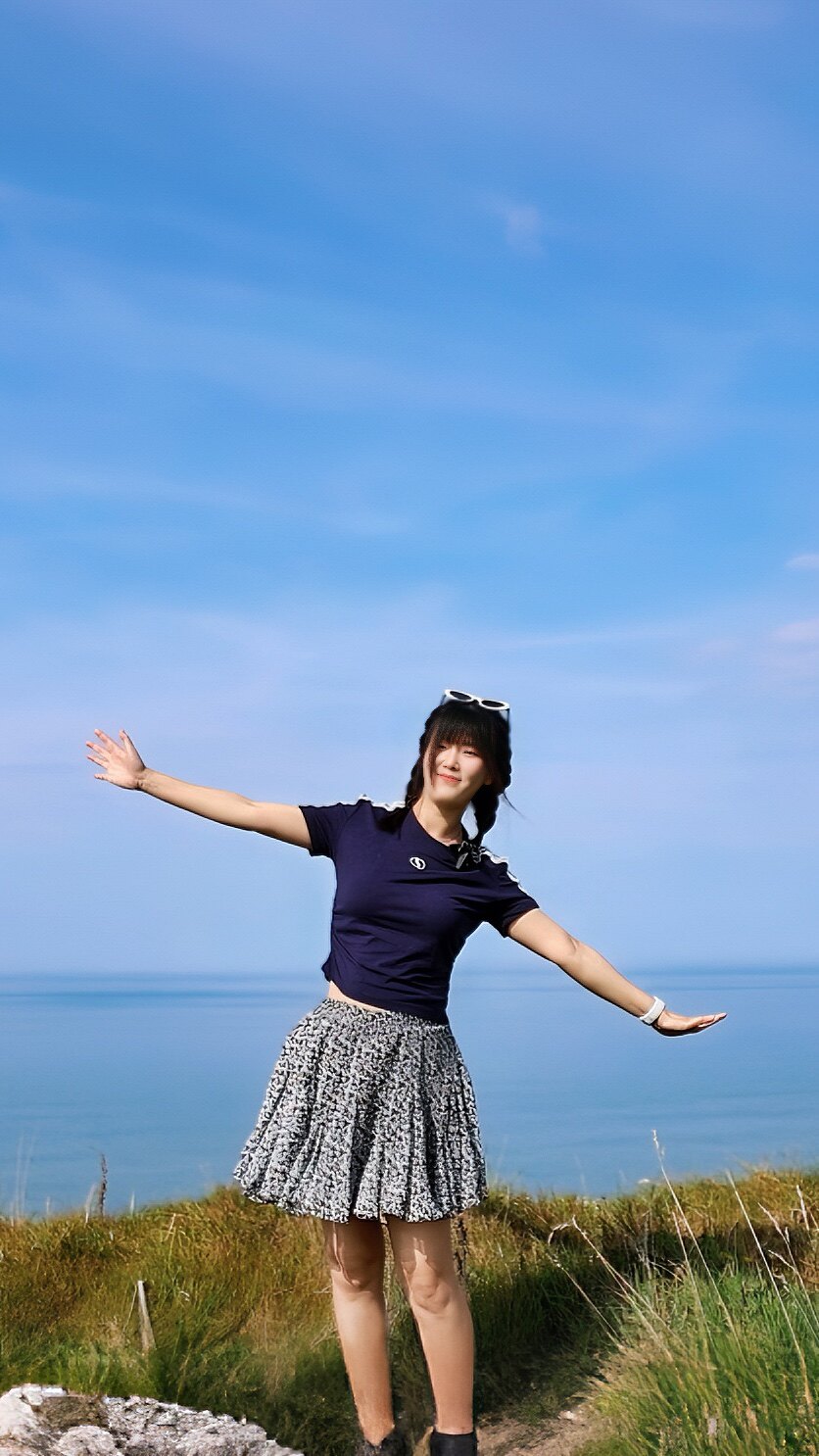 ELLE夏季法式碎花伞裙A字版型遮肉显瘦 碎花图案清新浪漫小众设计别致不撞款