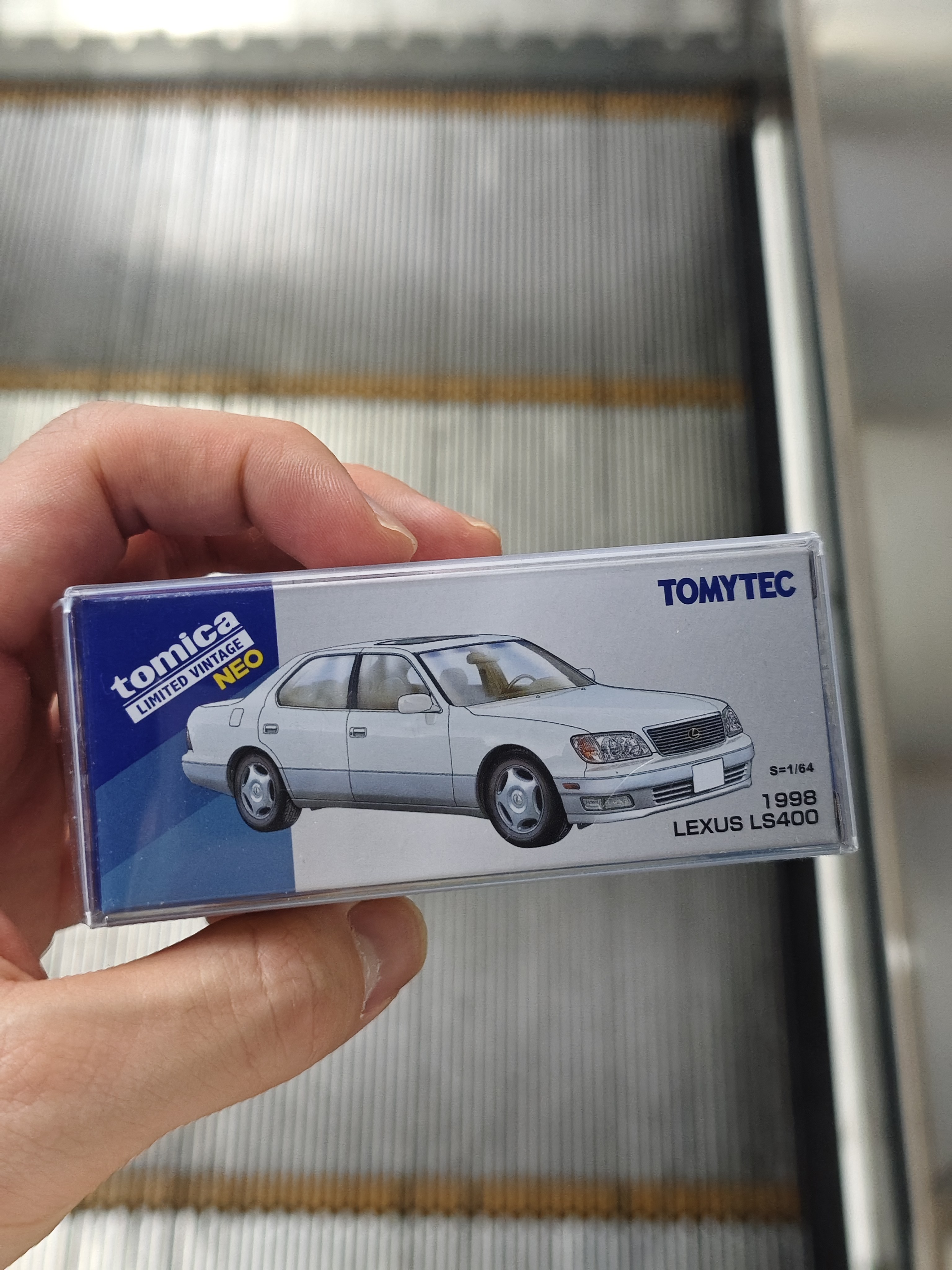 26年2月TOMYTEC TLV LV-N 1998 LEXUS LS400 (WHITE/ SILVER)白银-淘宝