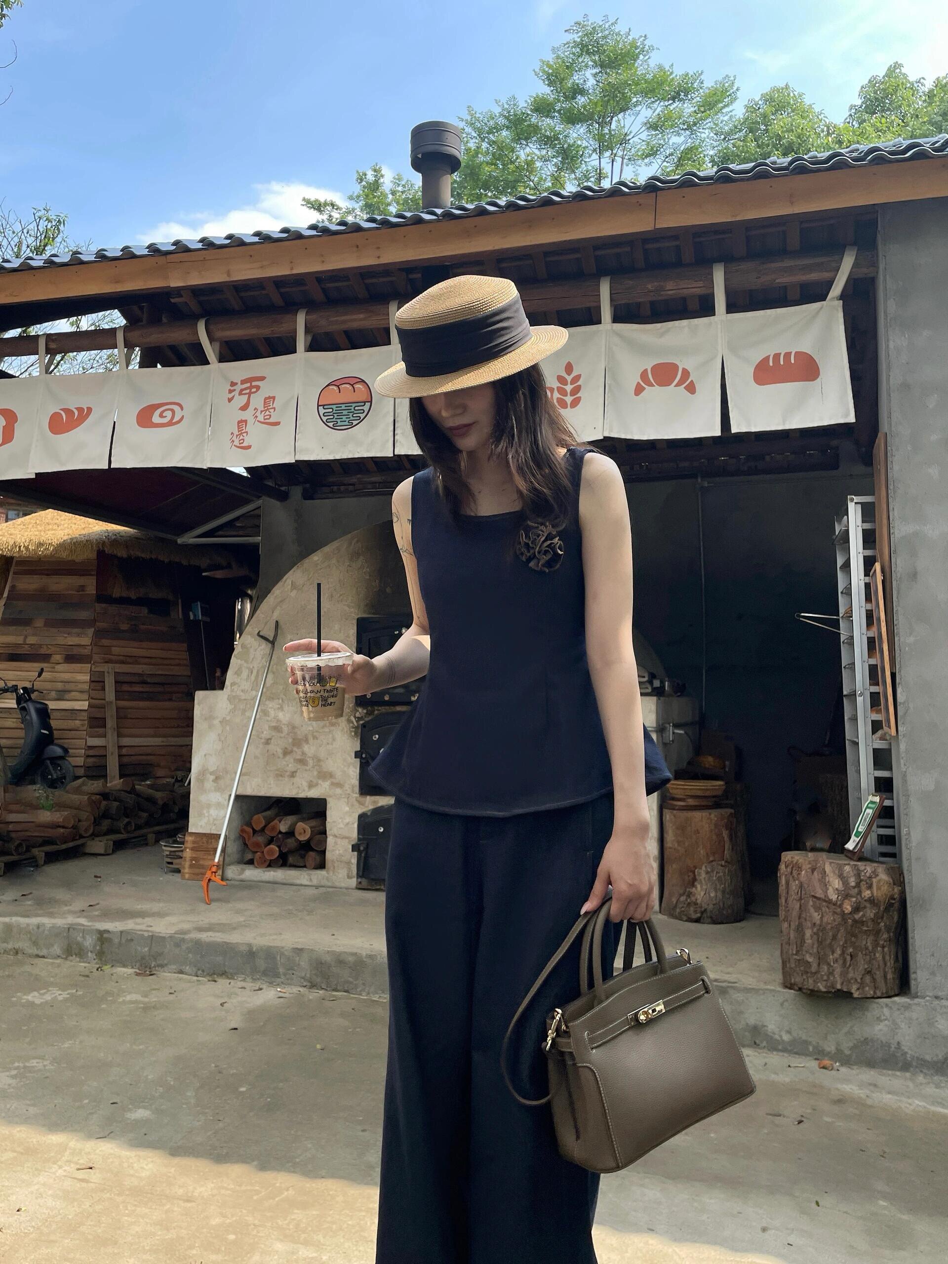 百丽鎏金岁月凯莉包 质感牛皮高级耐磨 大容量通勤 妈妈包婚包两用