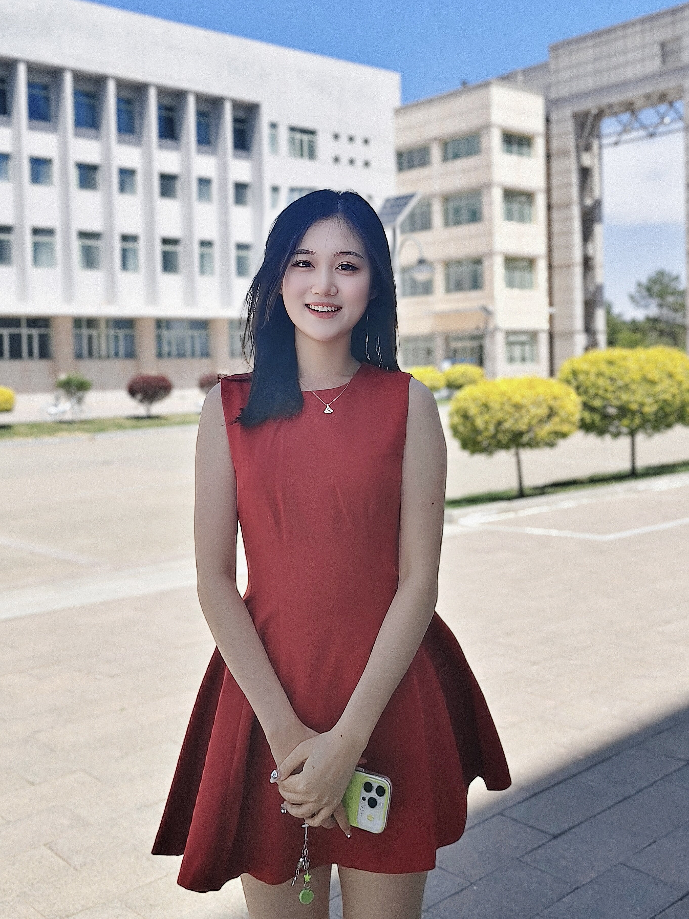 舒胡蕾夏日生日裙 法式无袖收腰设计 显瘦显高拉长比例 高级感气质满分