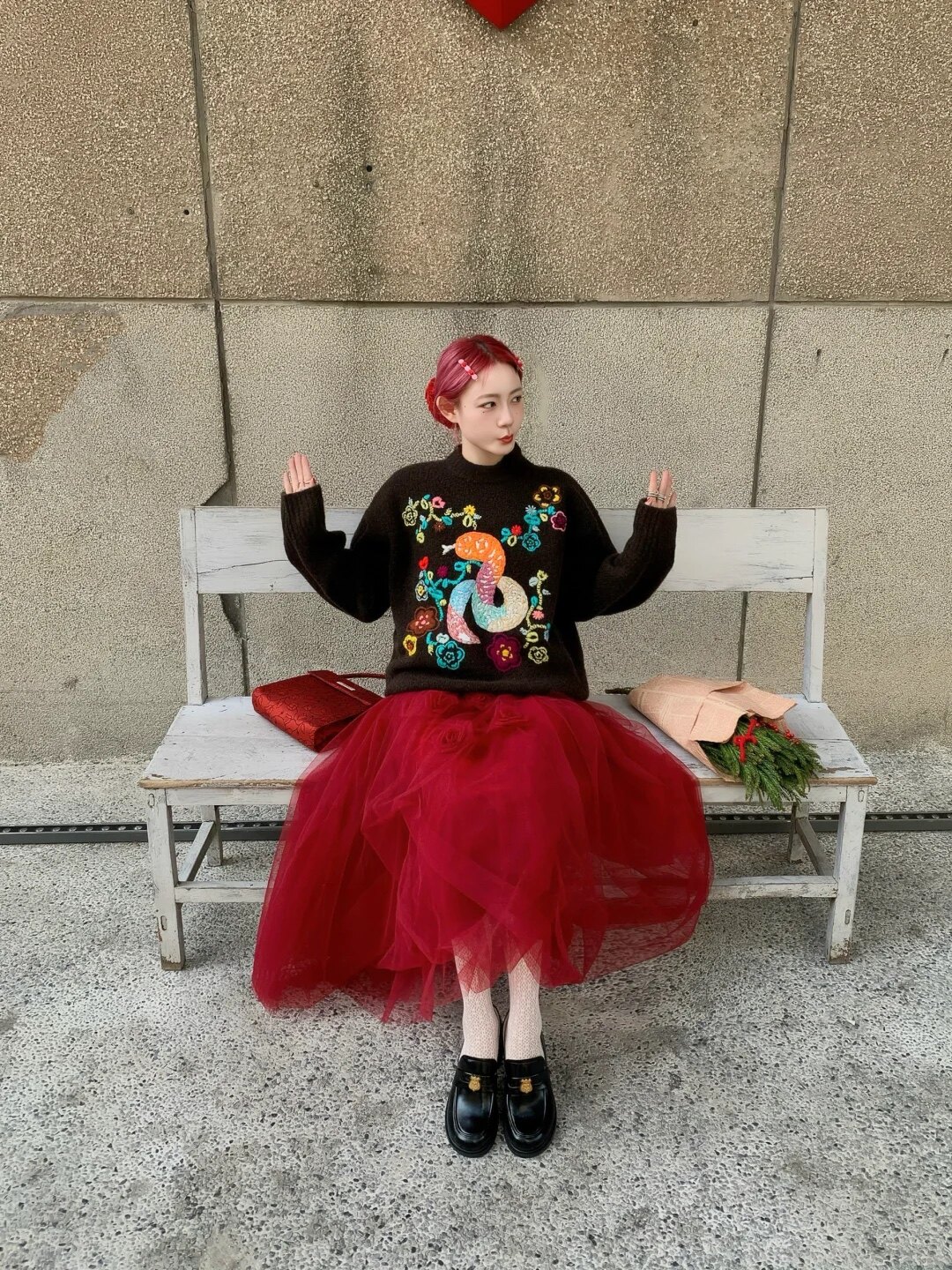 天美意teenmix王玉雯同款金色徽章常青藤乐福鞋：厚底真皮的学院复古美学