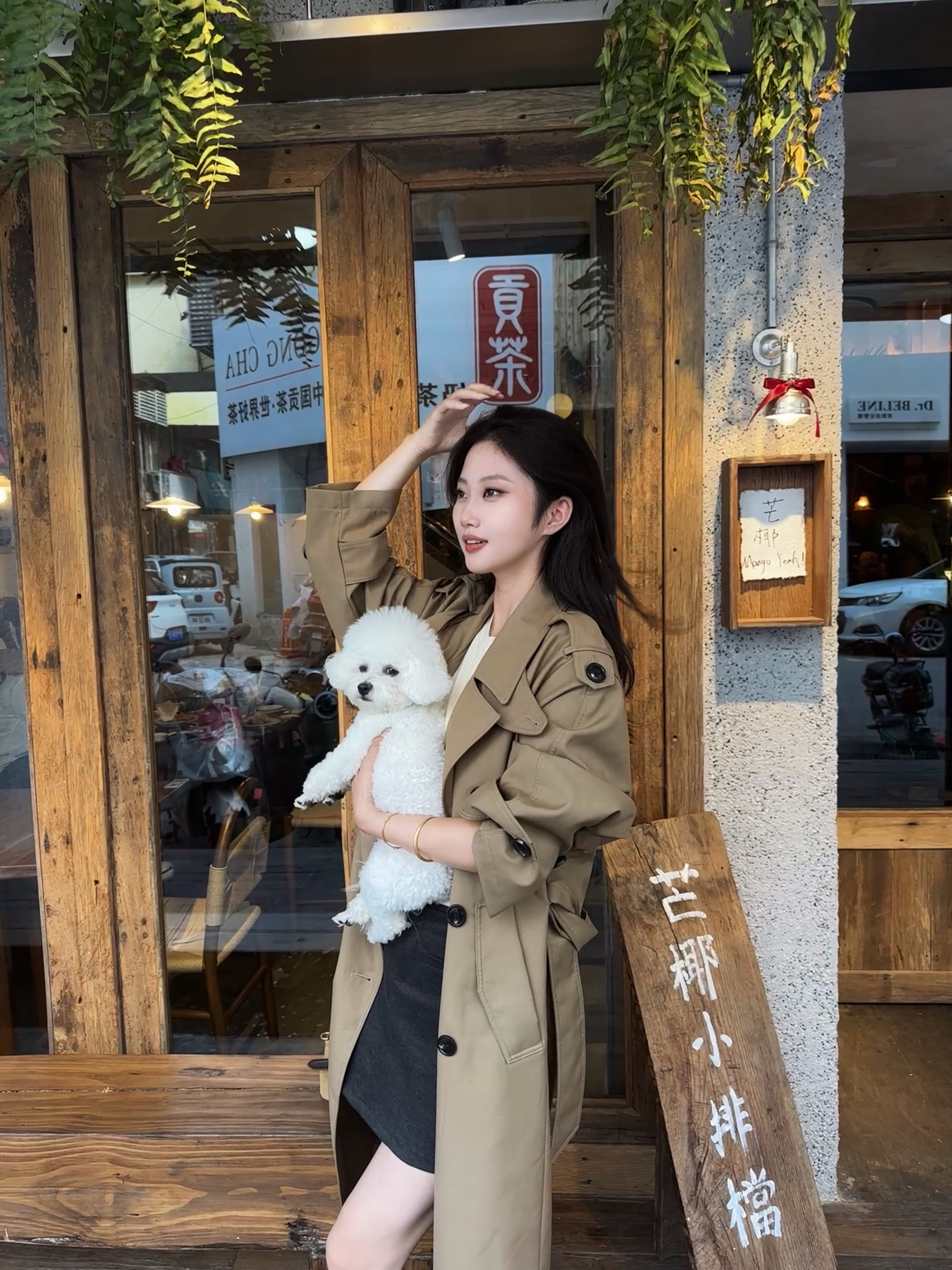 解锁法式优雅密码——周淼ZHOUMIAO"巴黎旧梦"风衣穿搭图鉴