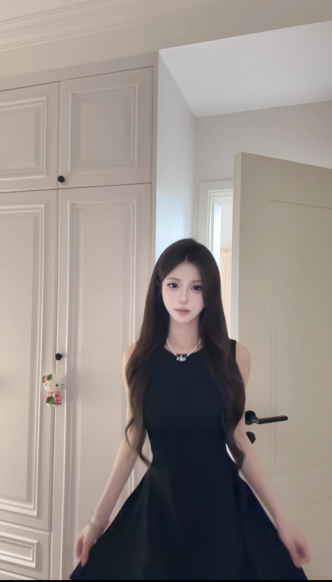 舒胡蕾夏日生日裙 法式无袖收腰设计 显瘦显高拉长比例 高级感气质满分