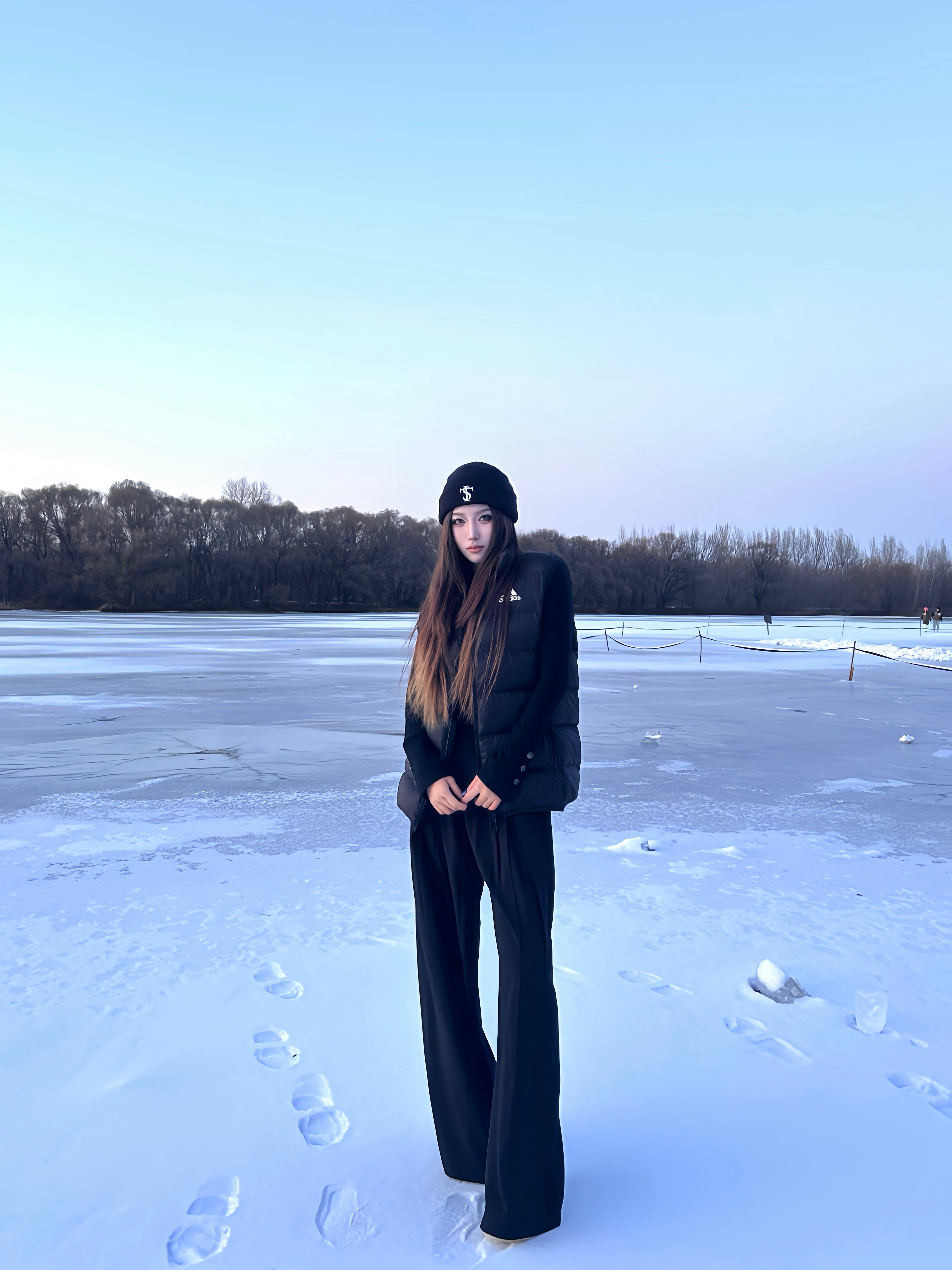 ABWLR春夏黑色西装裤：高腰垂感的超模气场美学