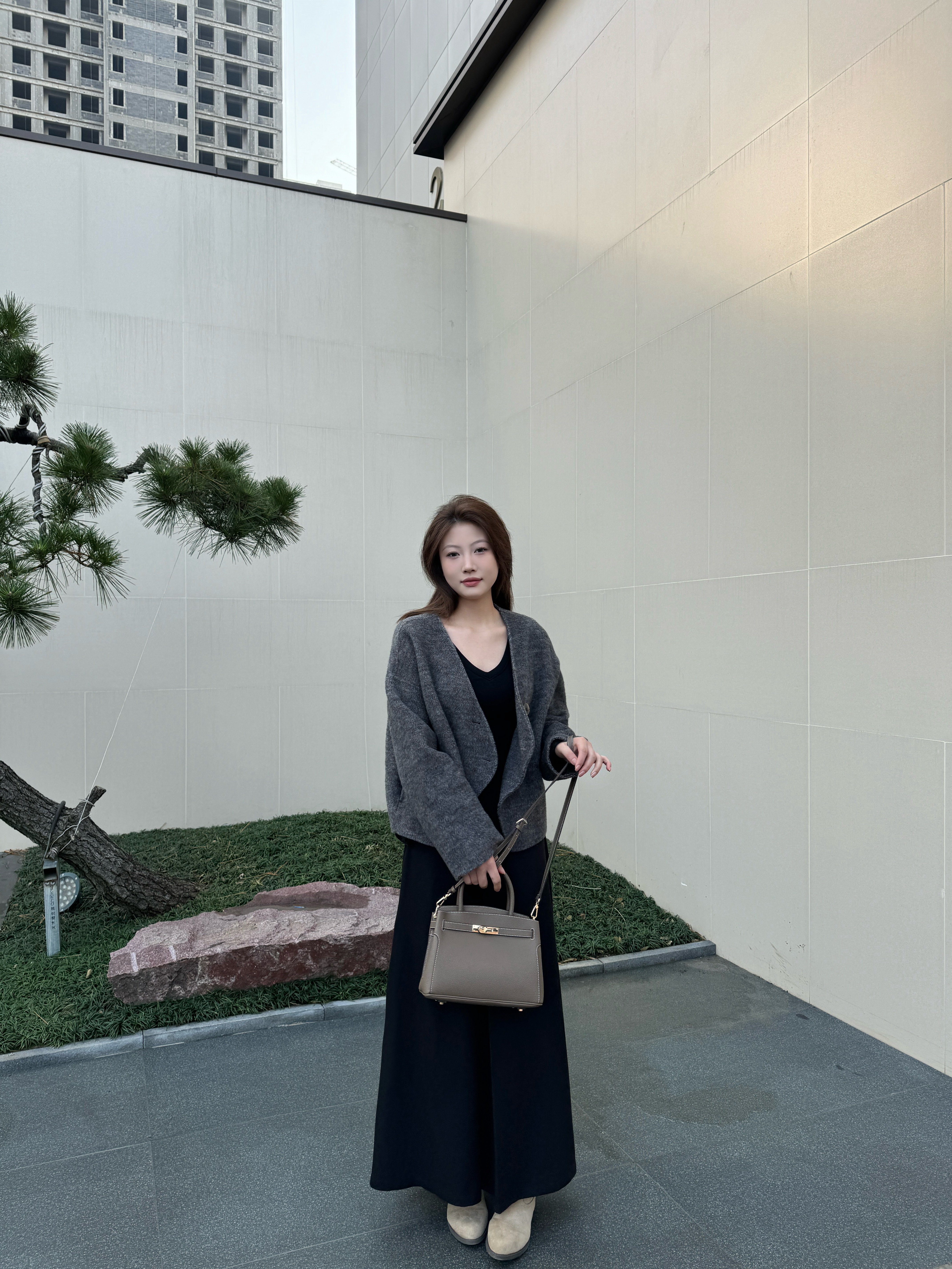 百丽鎏金岁月凯莉包 质感牛皮高级耐磨 大容量通勤 妈妈包婚包两用