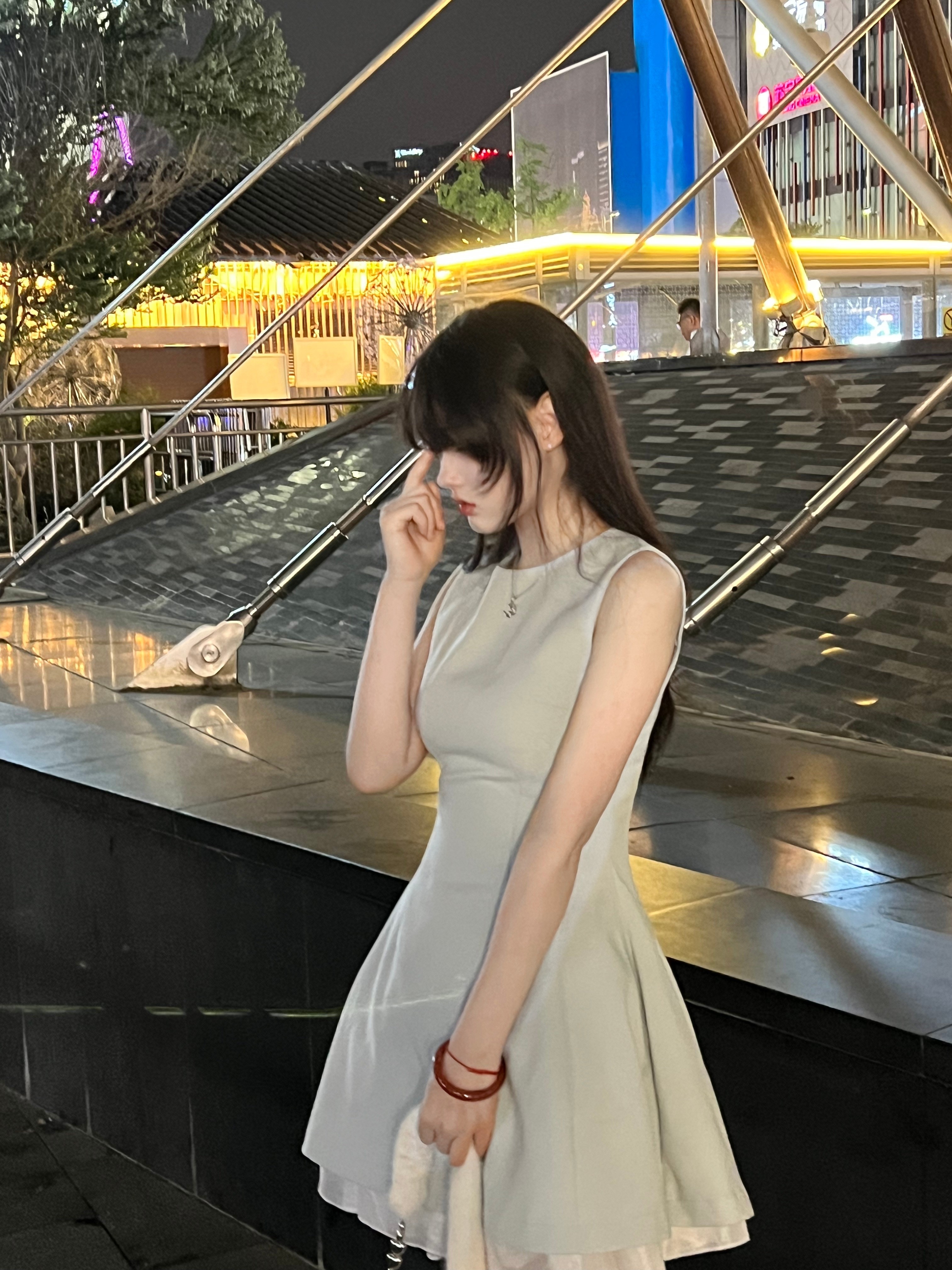 舒胡蕾夏日生日裙 法式无袖收腰设计 显瘦显高拉长比例 高级感气质满分