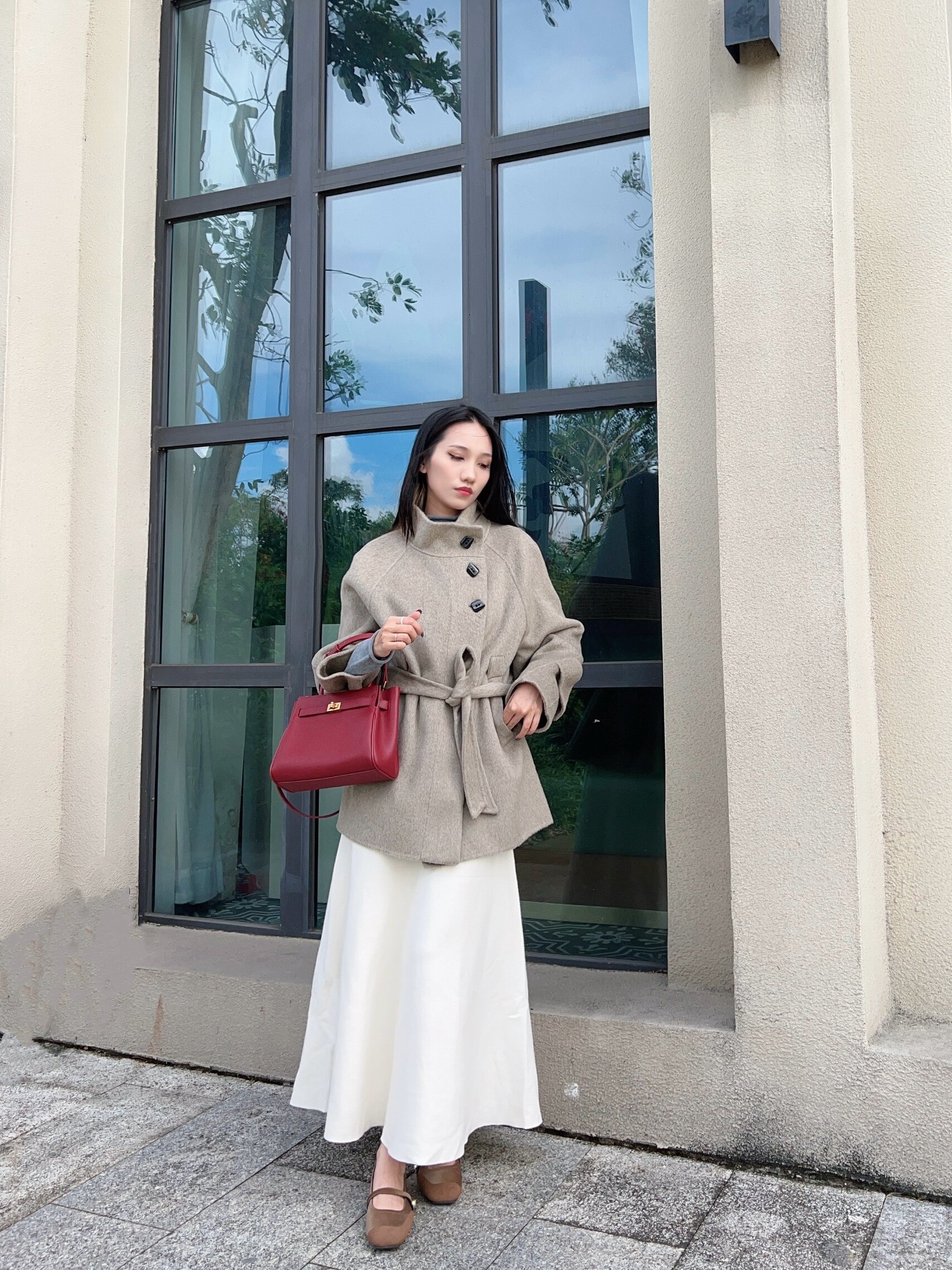 百丽红色新娘婚包 大容量设计装下红包手机 手提斜挎两用更实用