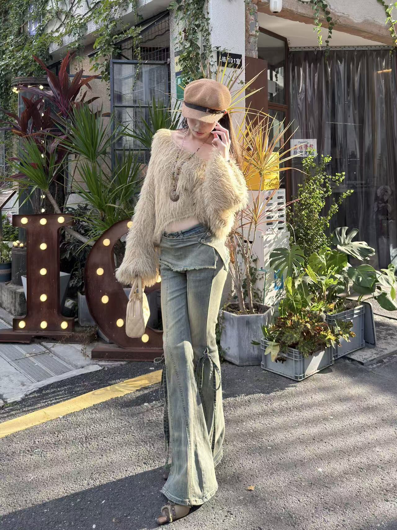 ABWLR「叠穿派对」原创复古做旧水洗牛仔裤:解锁超模腿的马蹄微喇密码