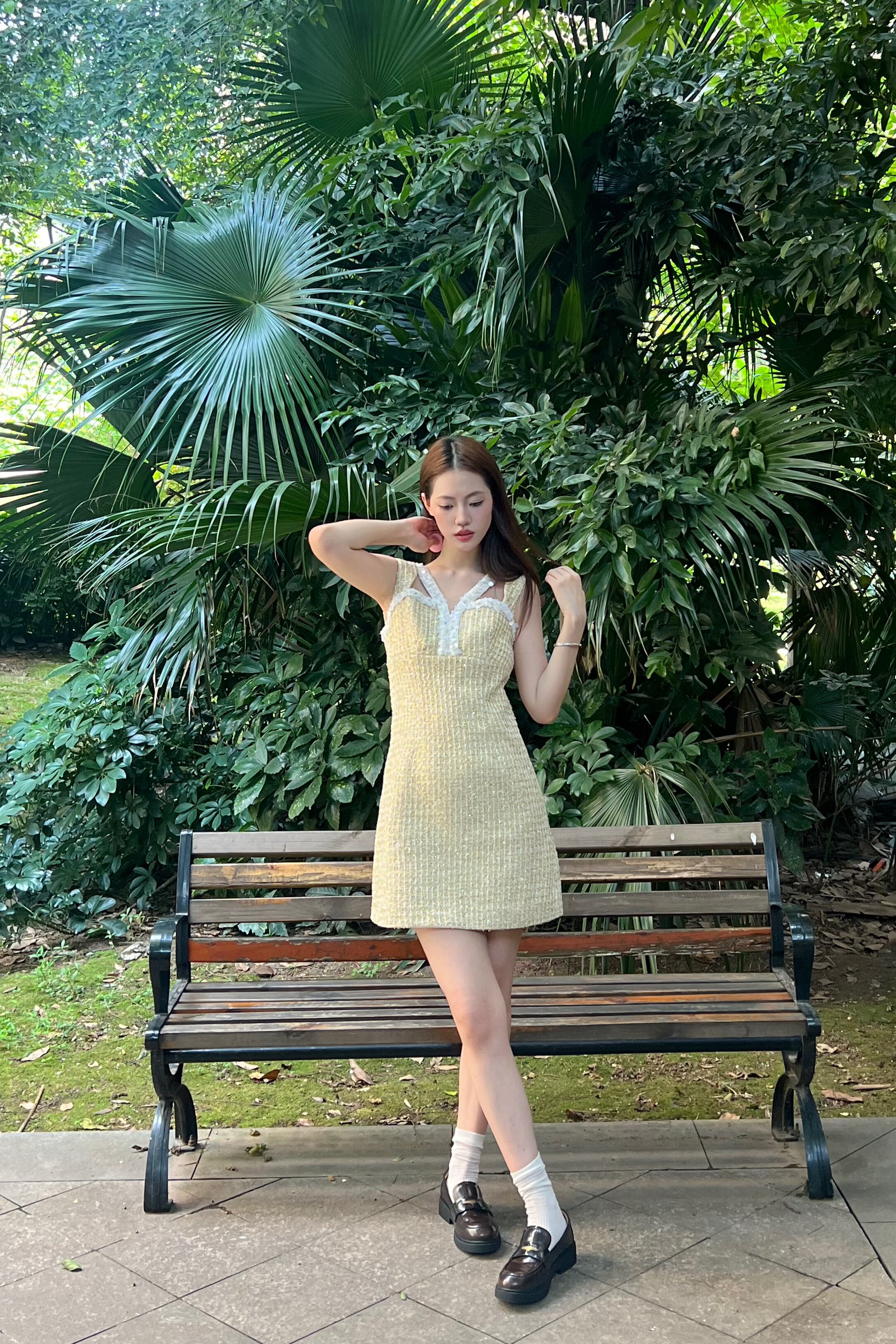 宋佳同款百丽海鸥乐福鞋2.0：厚底真皮的英伦飒爽美学