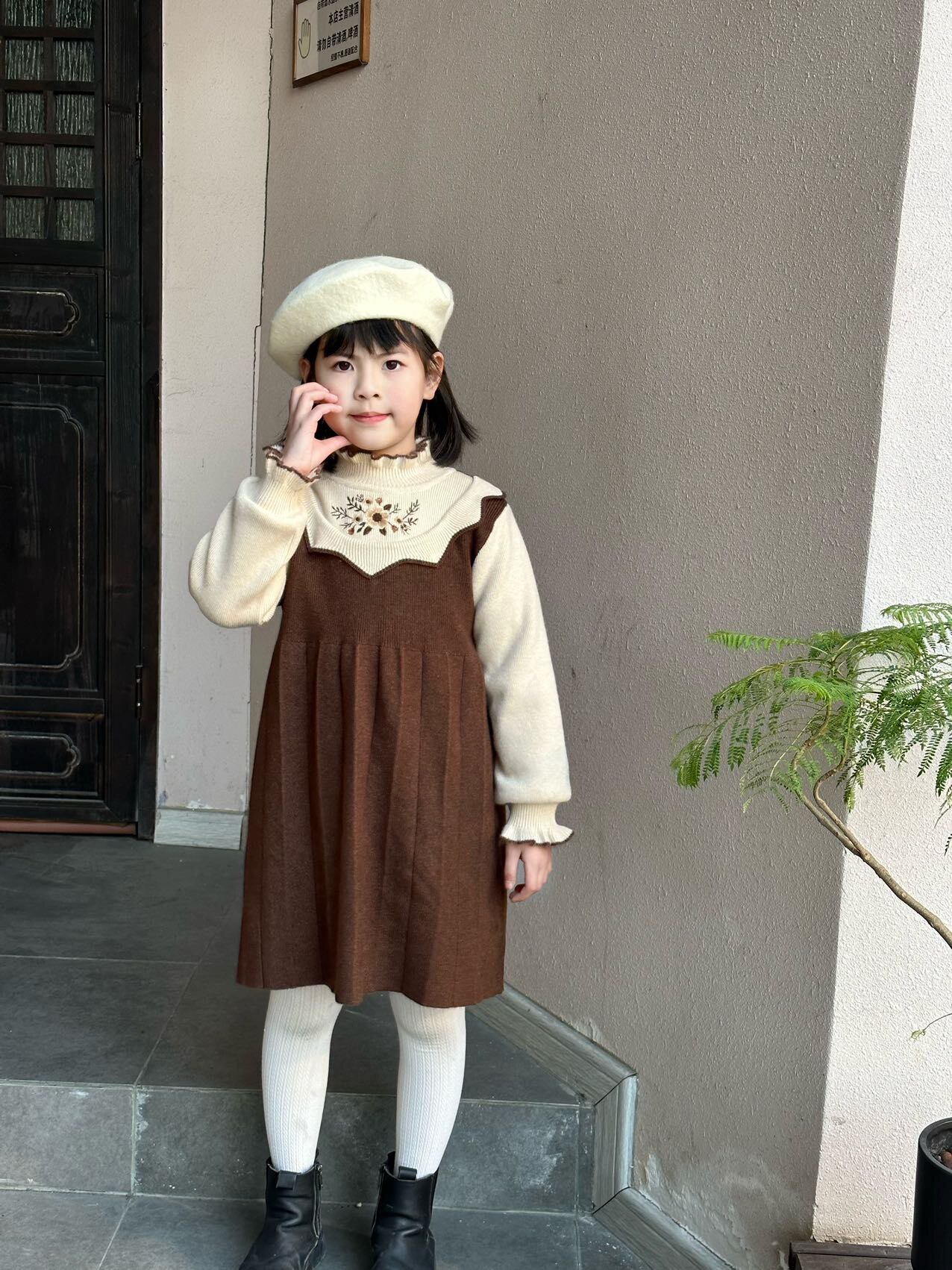 Customer photo for Wool · Ivory, Small (50-54cm)