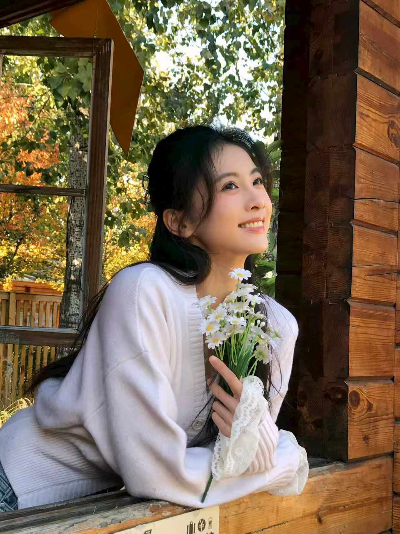 明星同款ANN ANDELMAN针织开衫 蕾丝拼接设计温柔浪漫 收腰剪裁勾勒腰线