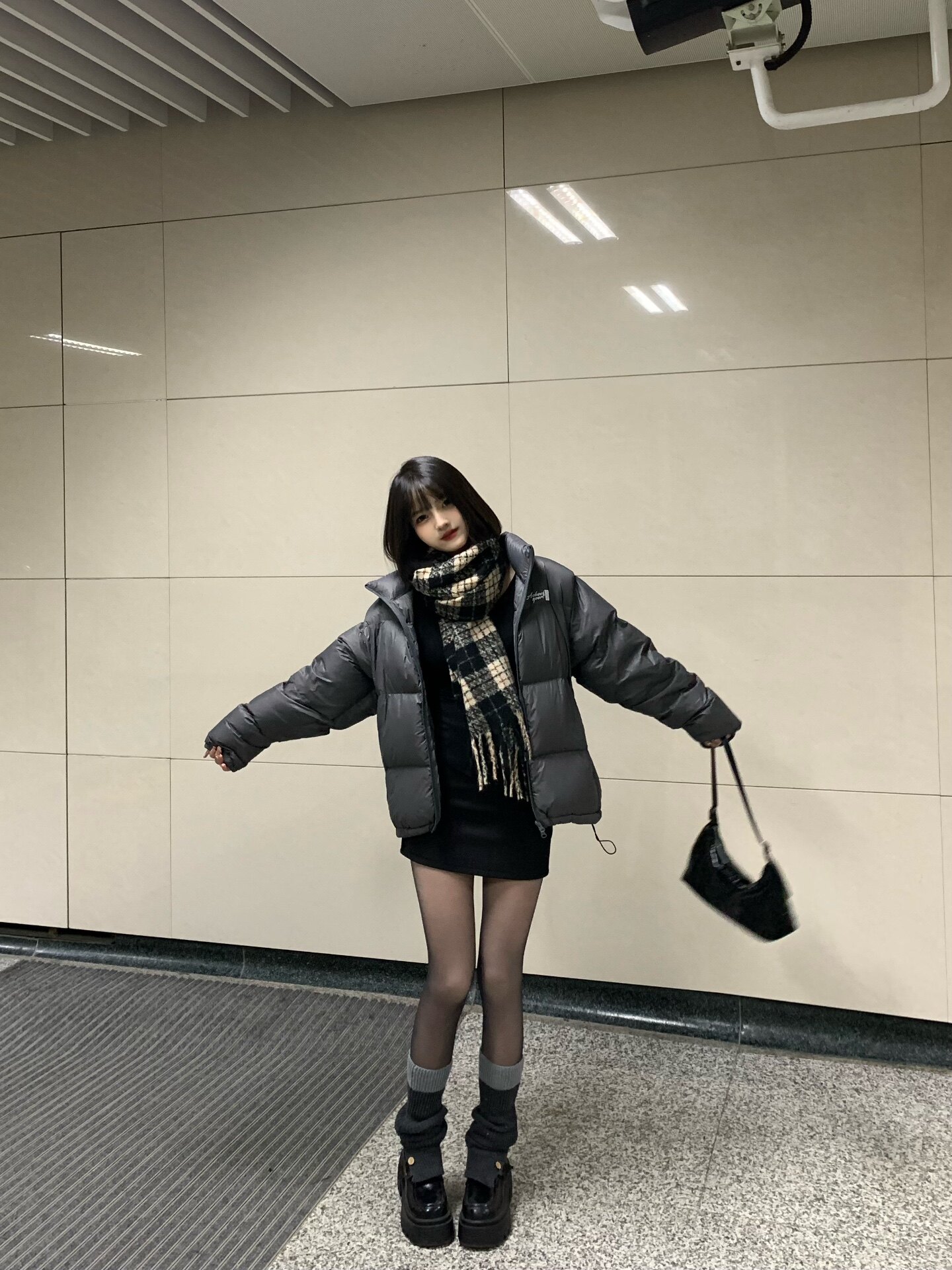 小野和子冬季黑丝光腿神器 加绒双层设计保暖不臃肿 替换装方便实用