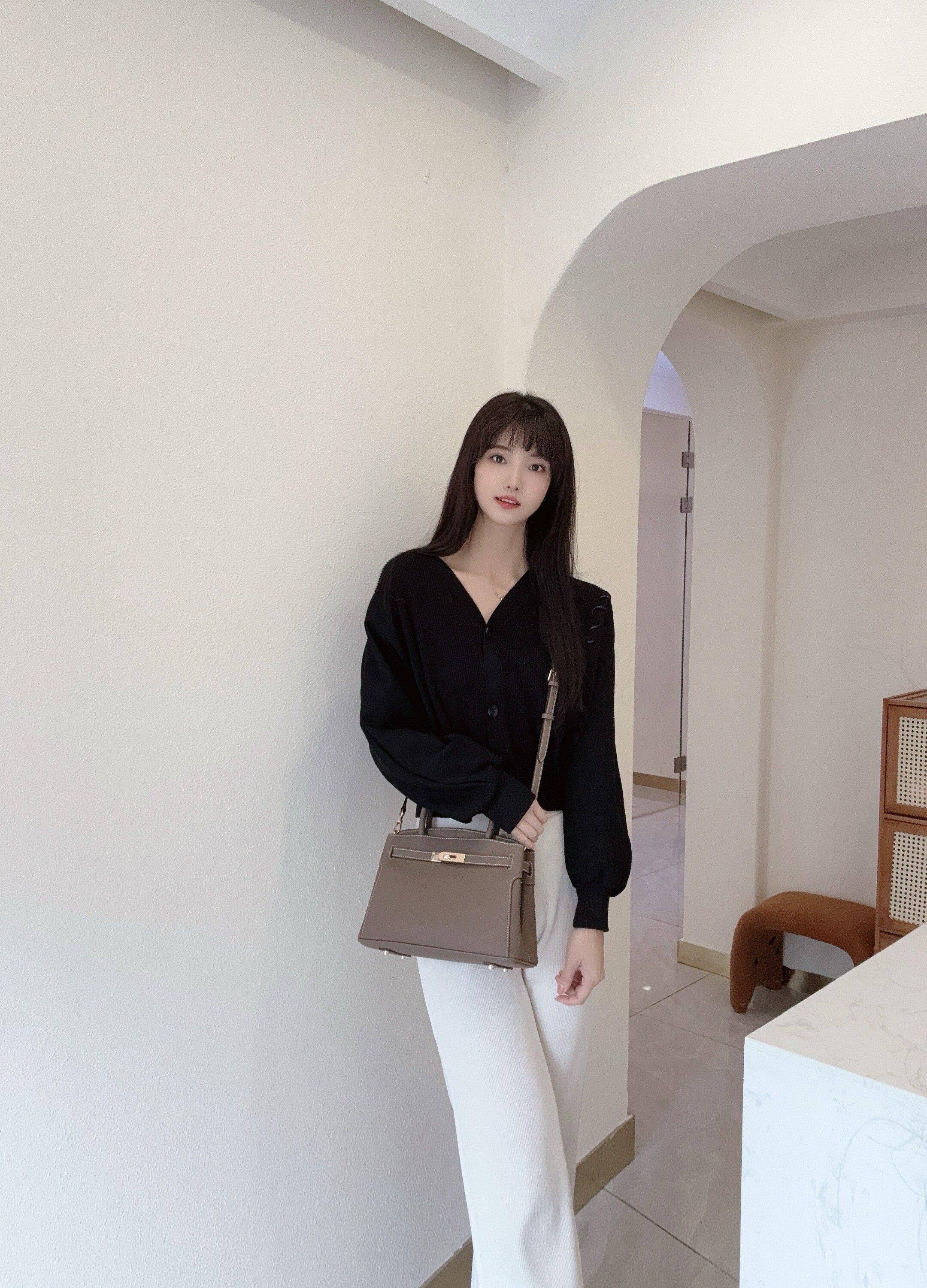 百丽鎏金岁月凯莉包 质感牛皮高级耐磨 大容量通勤 妈妈包婚包两用