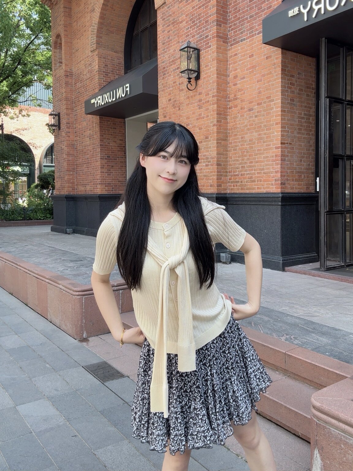ELLE夏季法式碎花伞裙A字版型遮肉显瘦 碎花图案清新浪漫小众设计别致不撞款