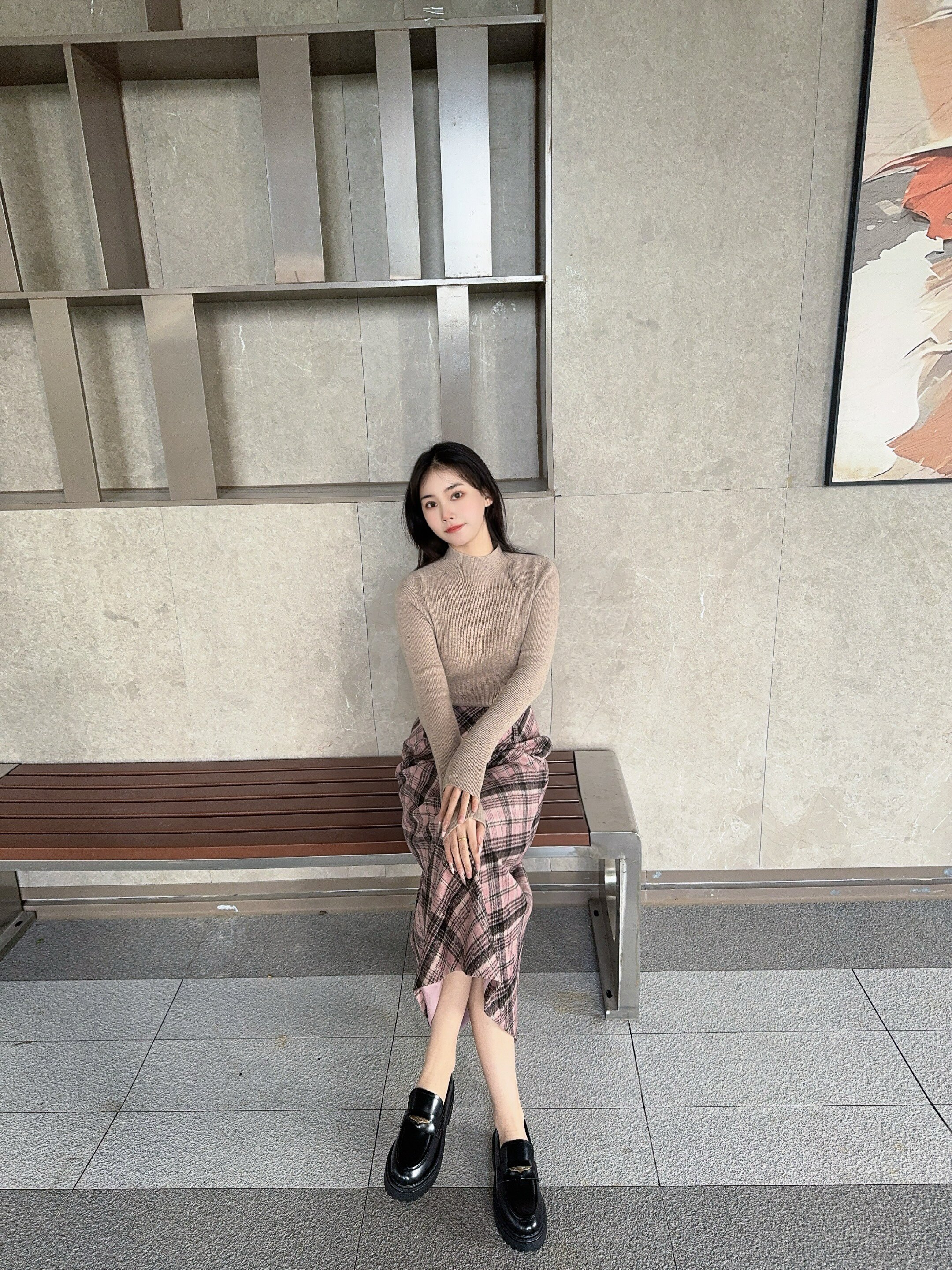 宋佳同款百丽海鸥乐福鞋2.0：厚底真皮的英伦飒爽美学