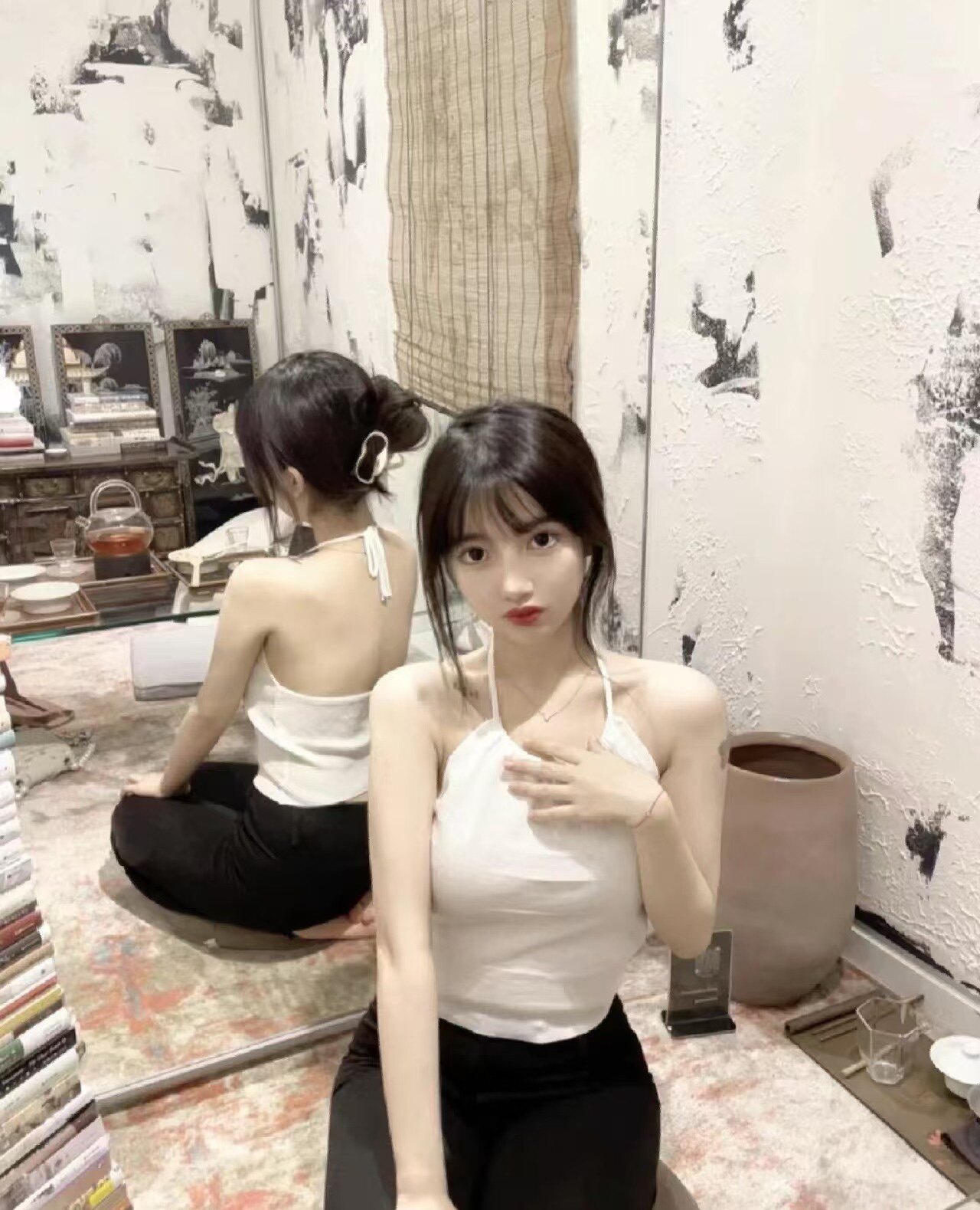 禾莎时尚辣妹挂脖吊带背心 修身显瘦短款设计 外穿内搭都高级 别致百搭