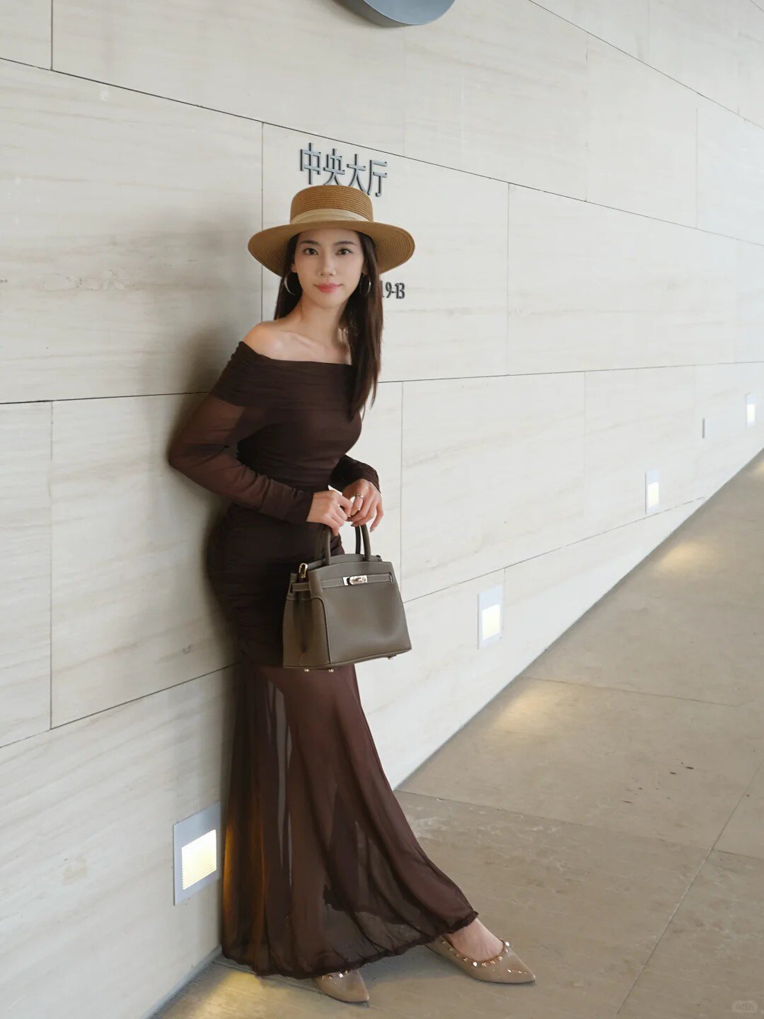 百丽鎏金岁月凯莉包 质感牛皮高级耐磨 大容量通勤 妈妈包婚包两用