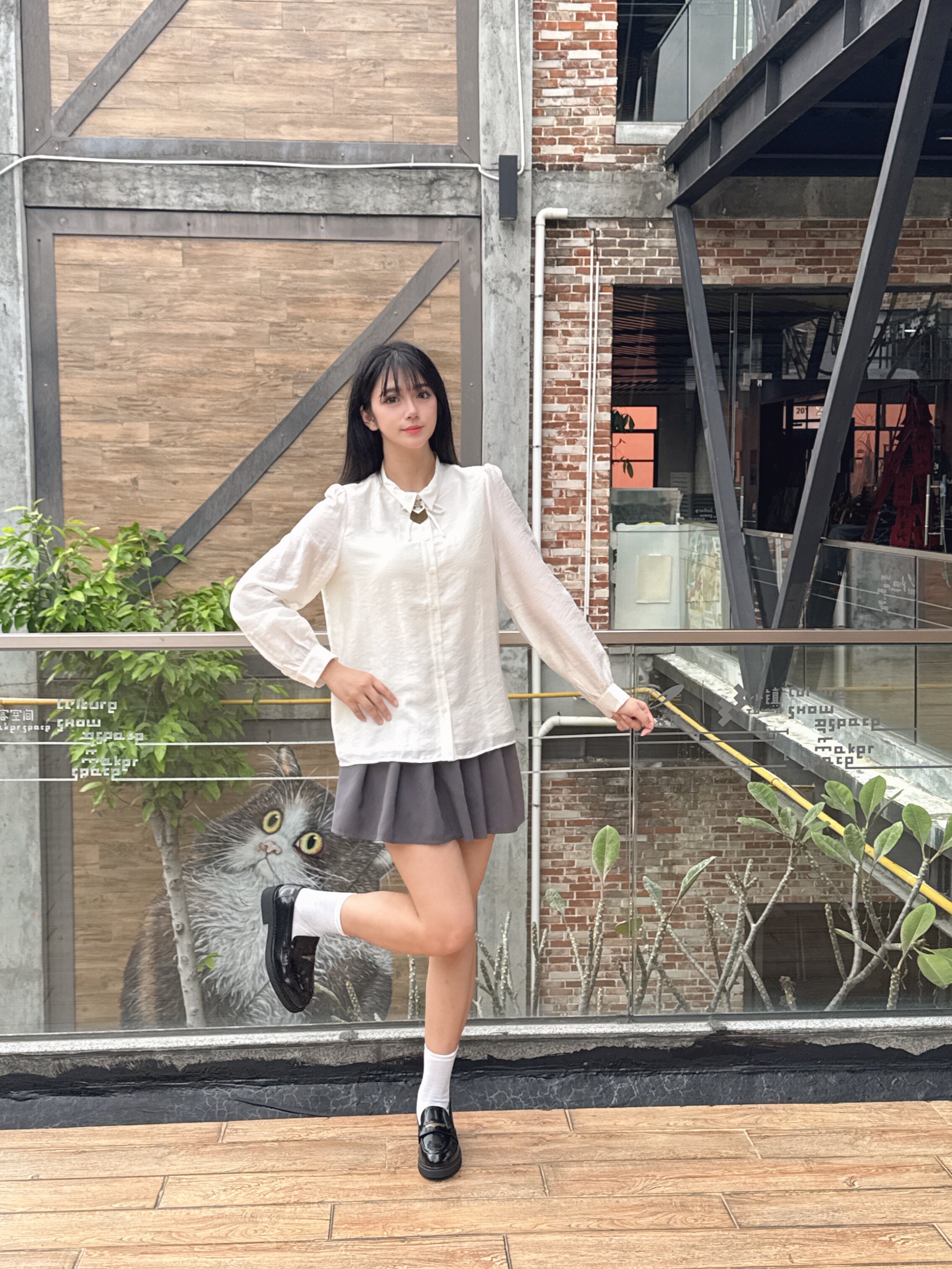 宋佳同款百丽海鸥乐福鞋2.0：厚底真皮的英伦飒爽美学