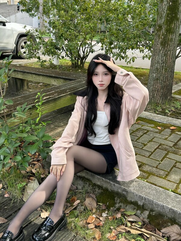 小野和子冬季黑丝光腿神器 加绒双层设计保暖不臃肿 替换装方便实用