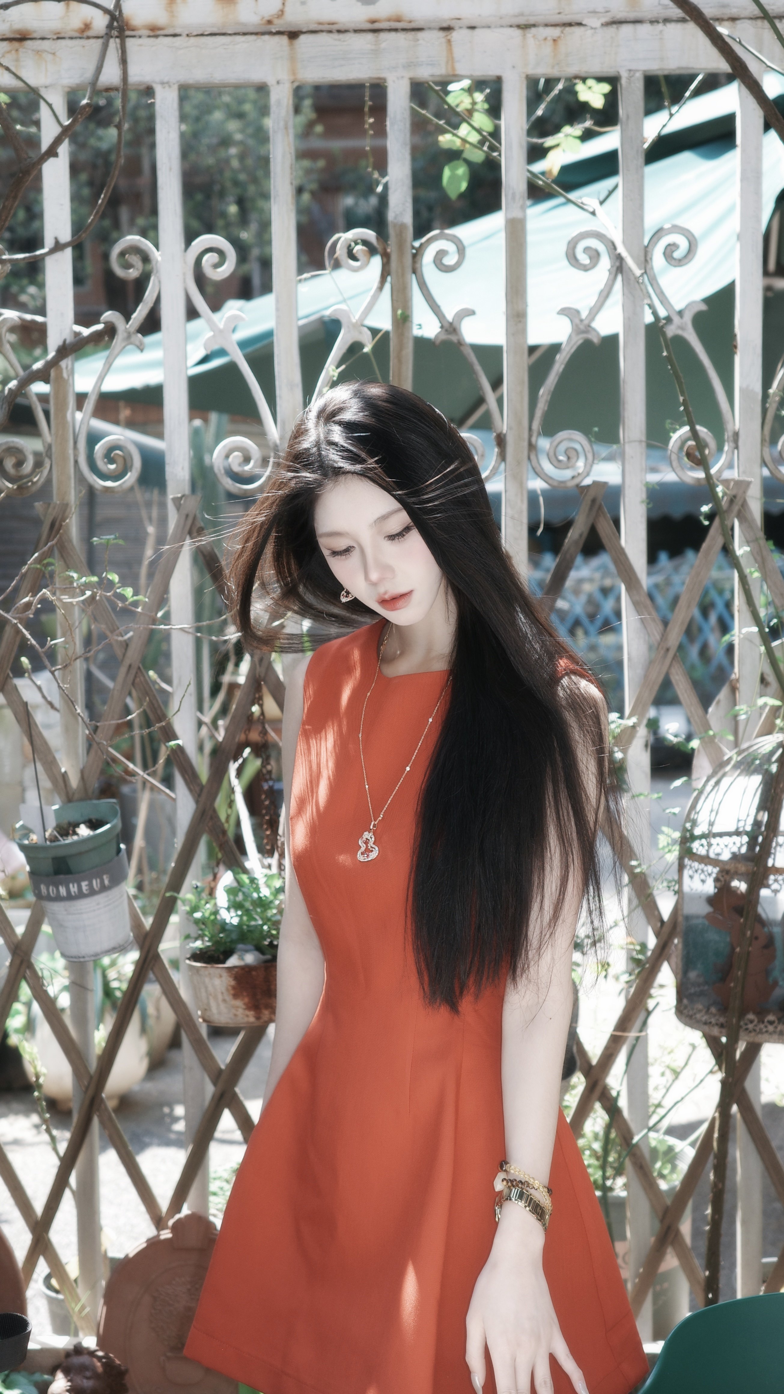 舒胡蕾夏日生日裙 法式无袖收腰设计 显瘦显高拉长比例 高级感气质满分