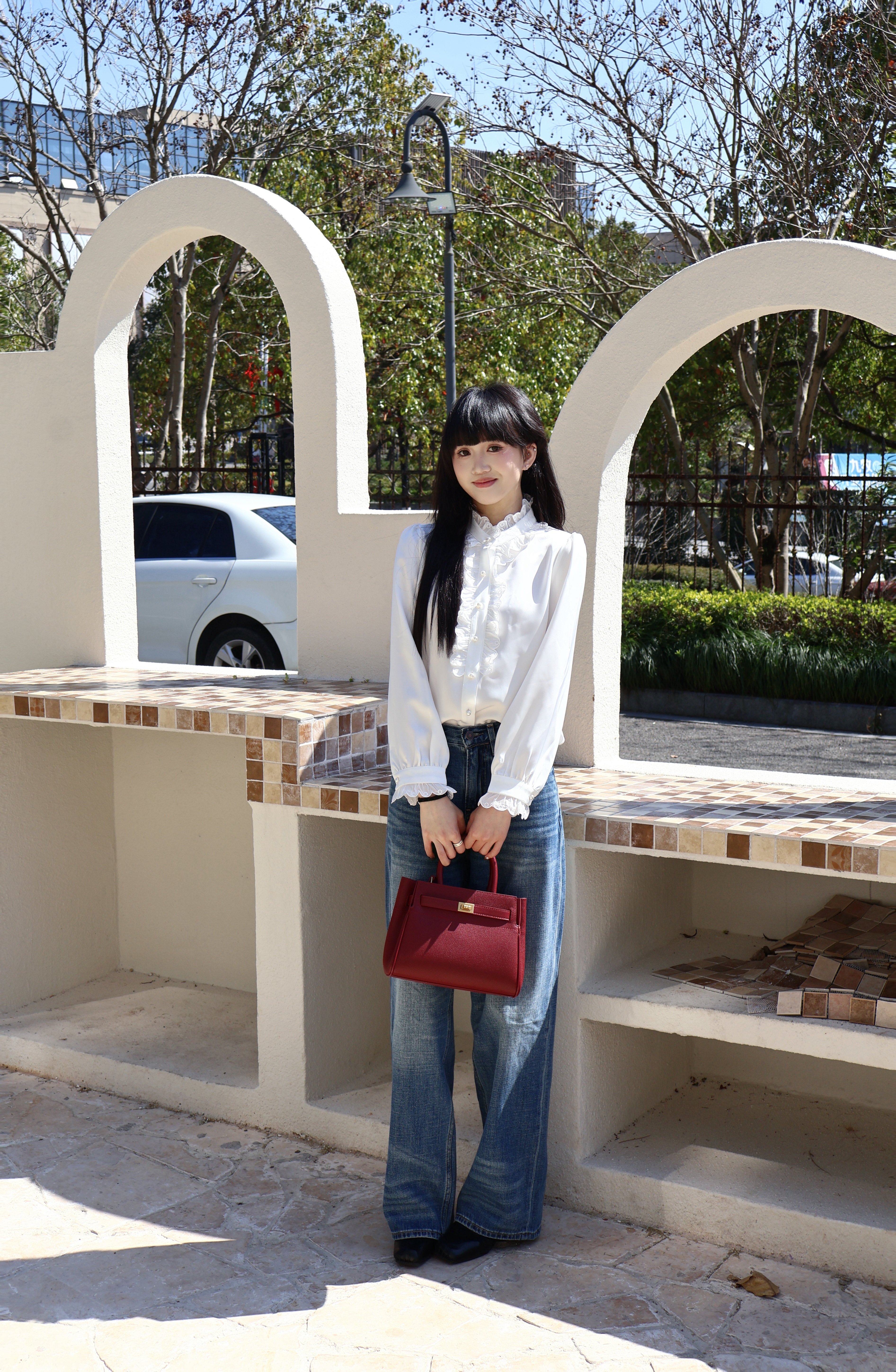 百丽红色新娘婚包 大容量设计装下红包手机 手提斜挎两用更实用