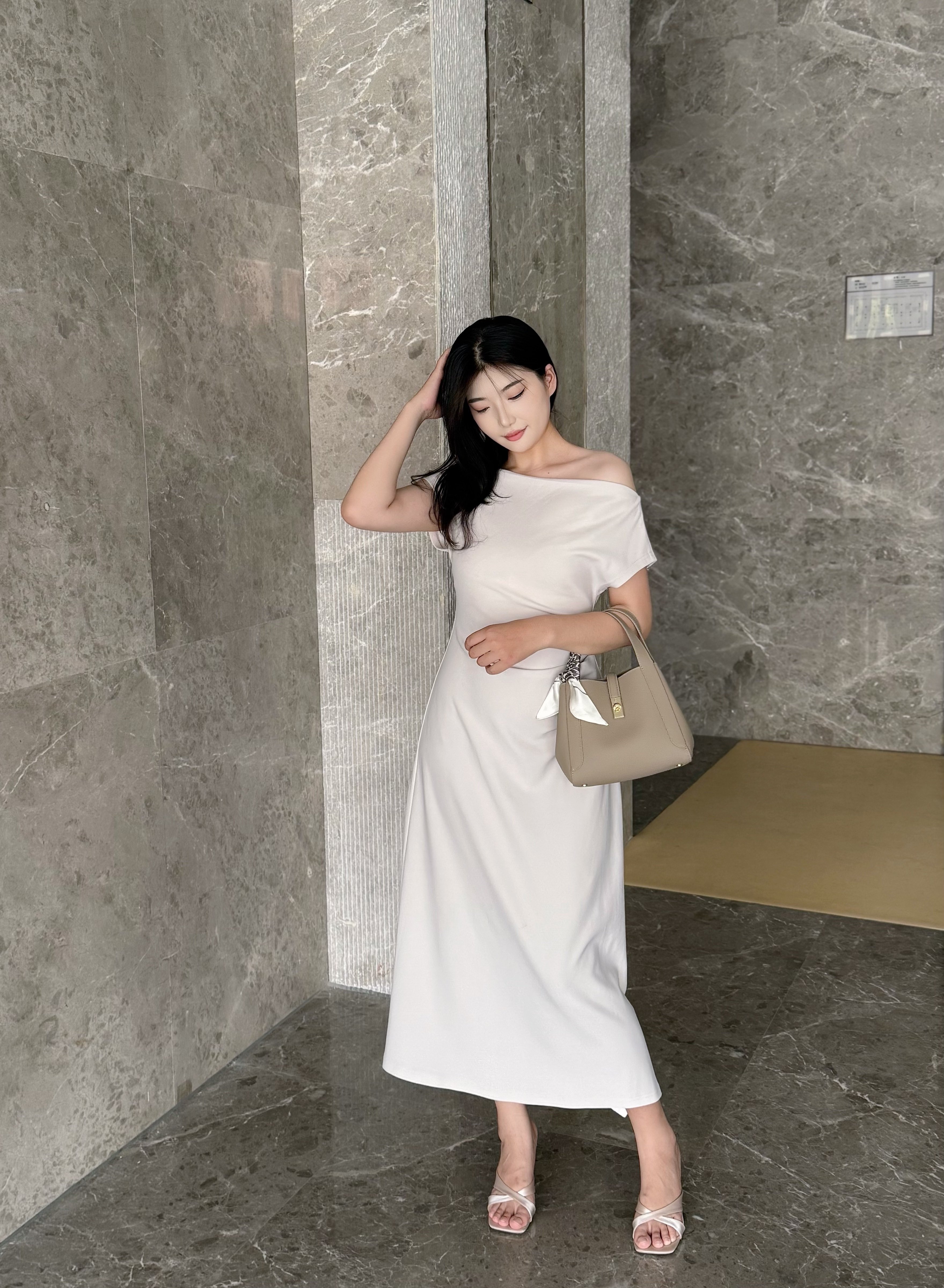 母亲节礼物优选！百丽真皮菜篮子妈妈包 红色喜庆大气 手提水桶包型大容量实用