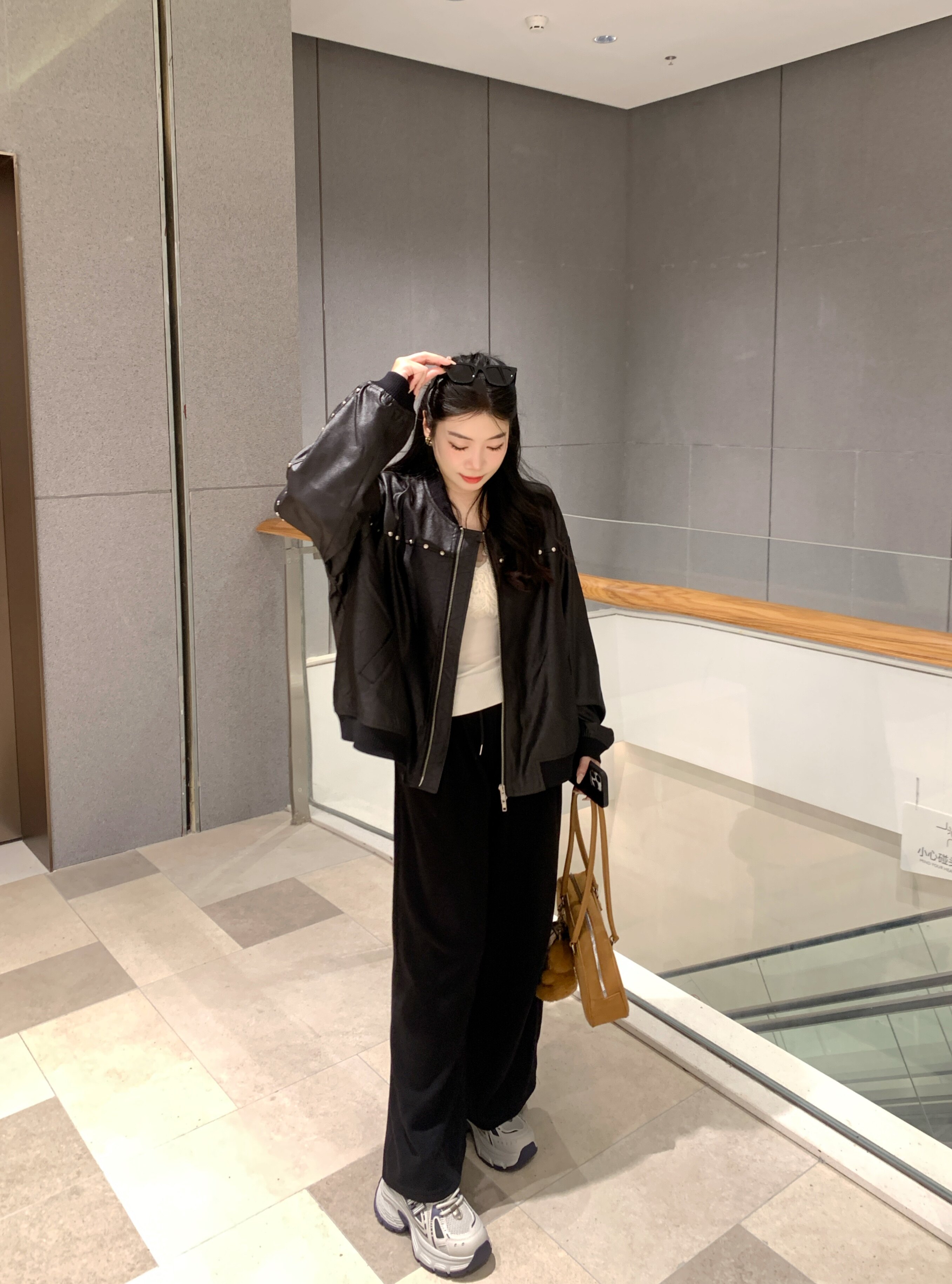 张凌赫同款百丽蓝鲸老爹鞋 灰色网面透气舒适 厚底增高拉长比例