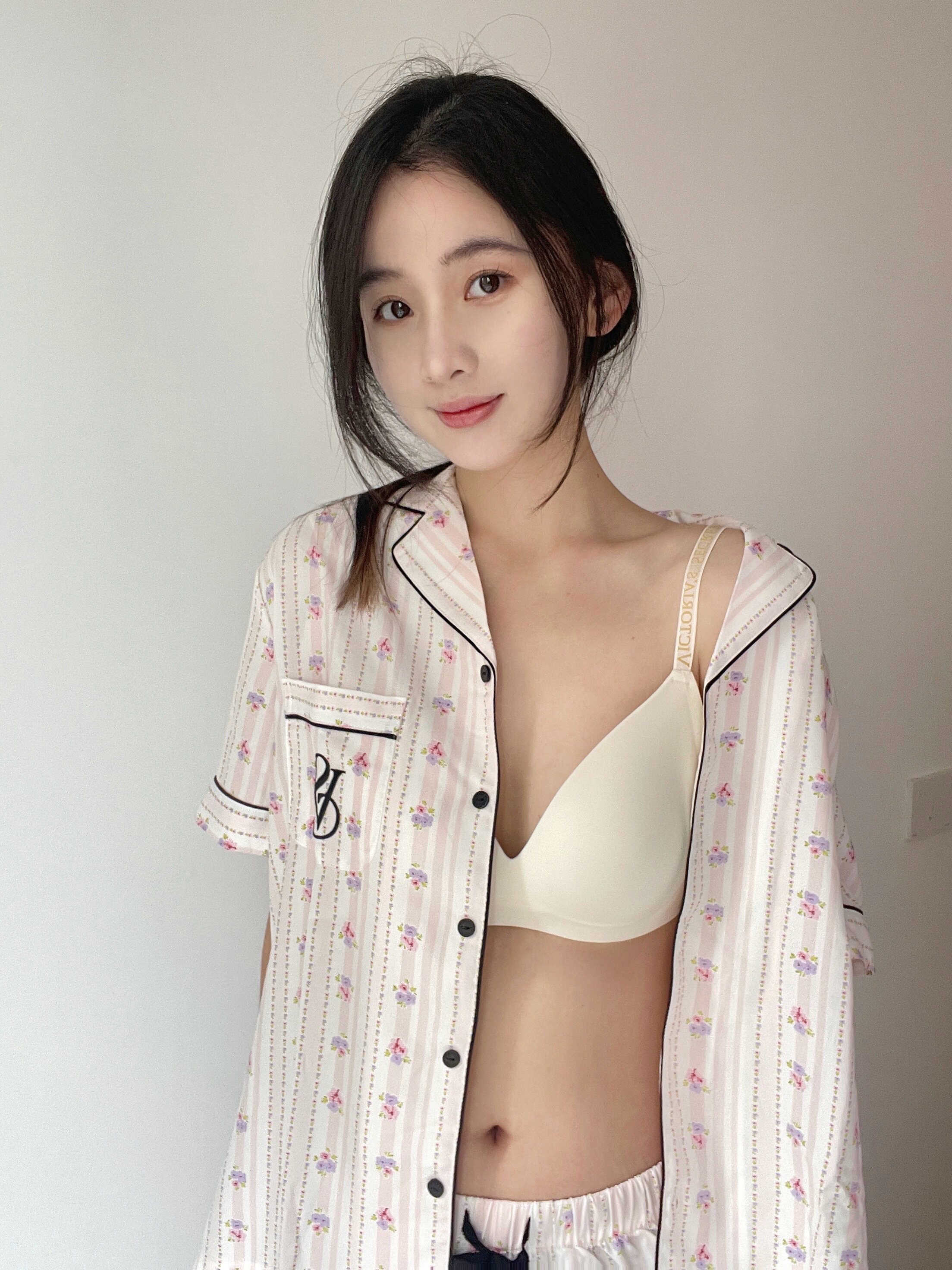 VICTORIA'S SECRET维密单依纯同款果冻条反重力Plus+内衣 小升杯设计