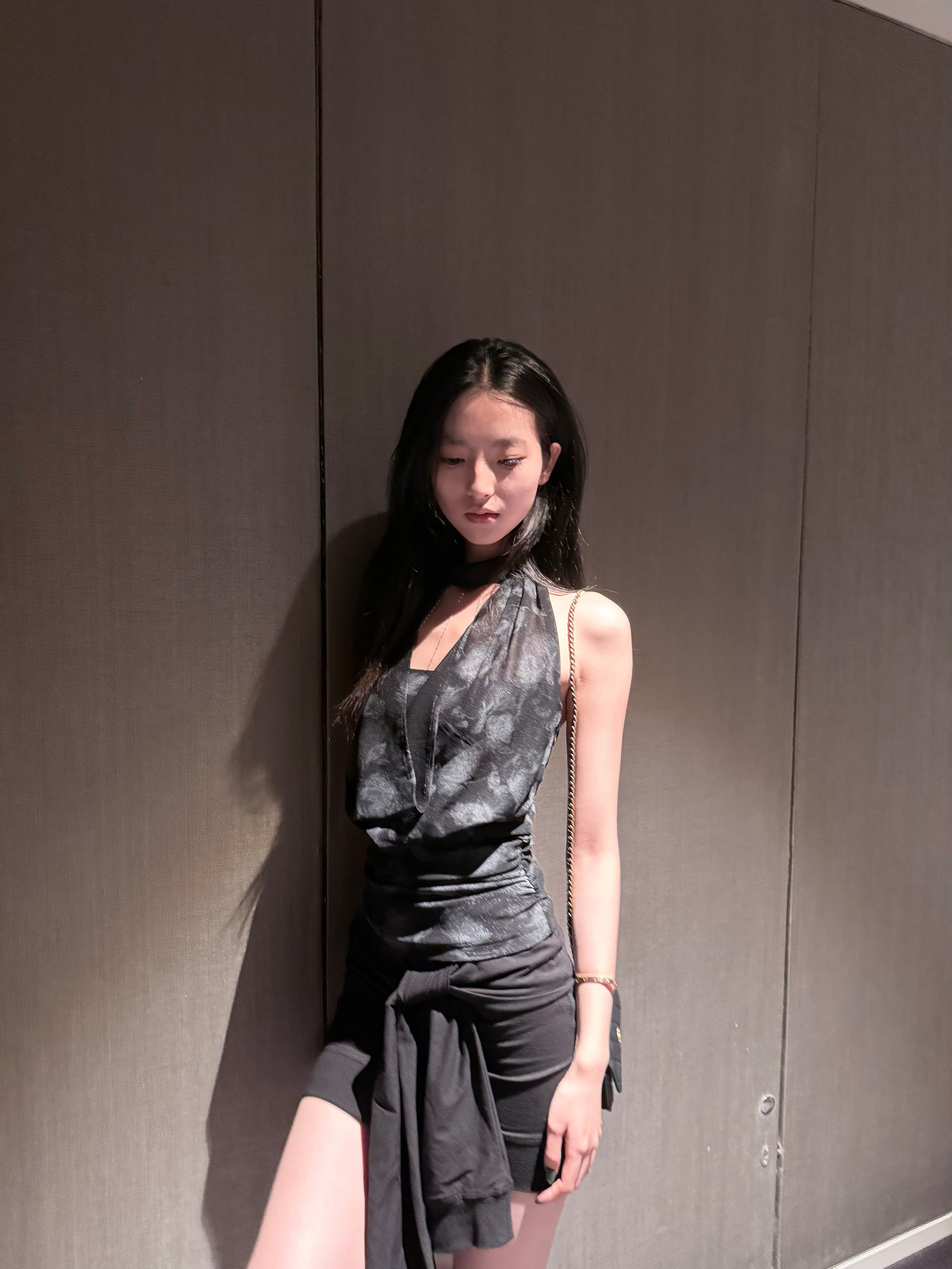 VIAPITTI夏季爆款链条荡领挂脖背心 收腰修身显瘦百搭 辣妹风与设计感并存