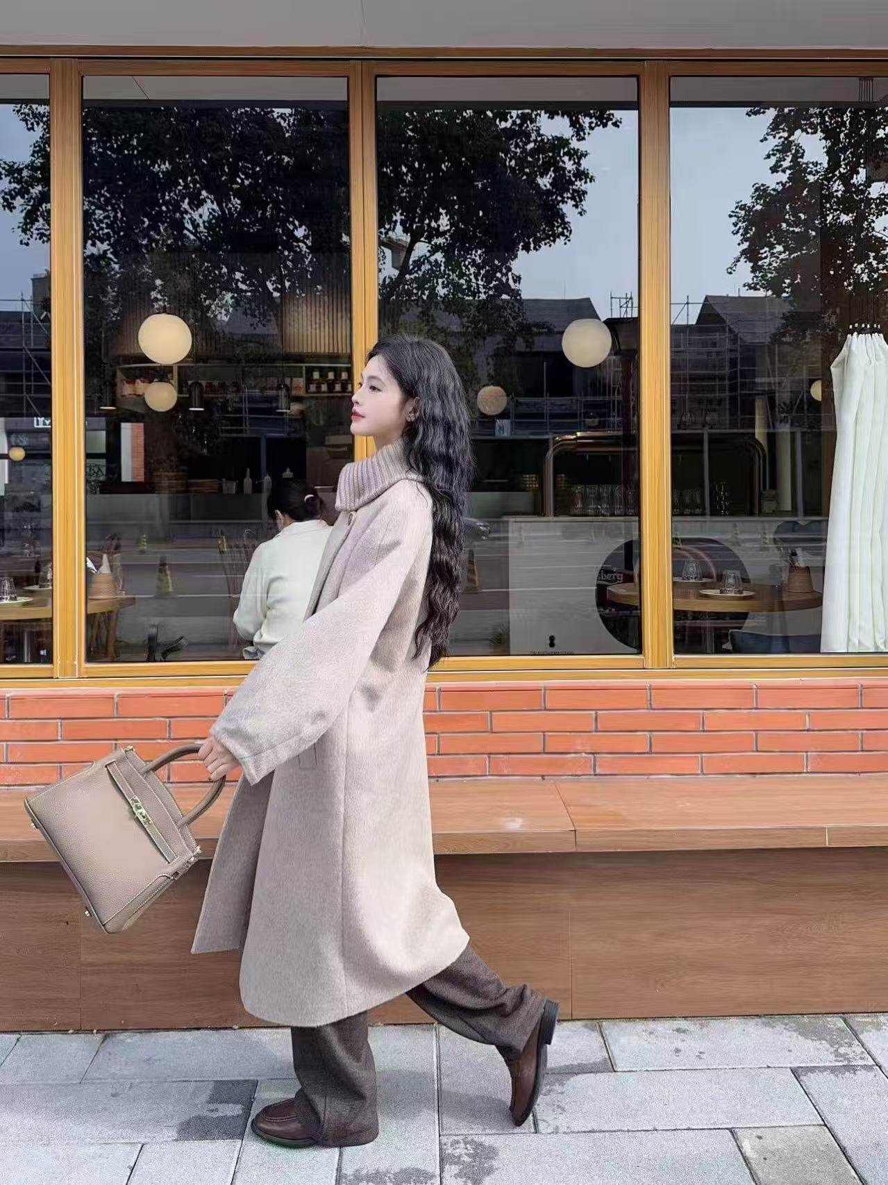 百丽鎏金岁月凯莉包 质感牛皮高级耐磨 大容量通勤 妈妈包婚包两用