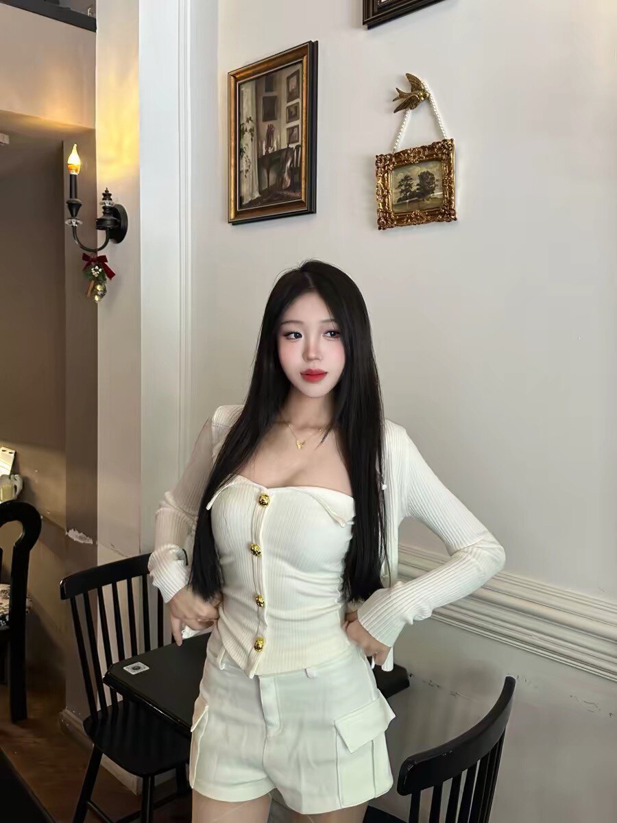 luna潞娜性感抹胸上衣 秋冬背心修身显瘦 自带胸垫省心方便 内搭外穿都时髦