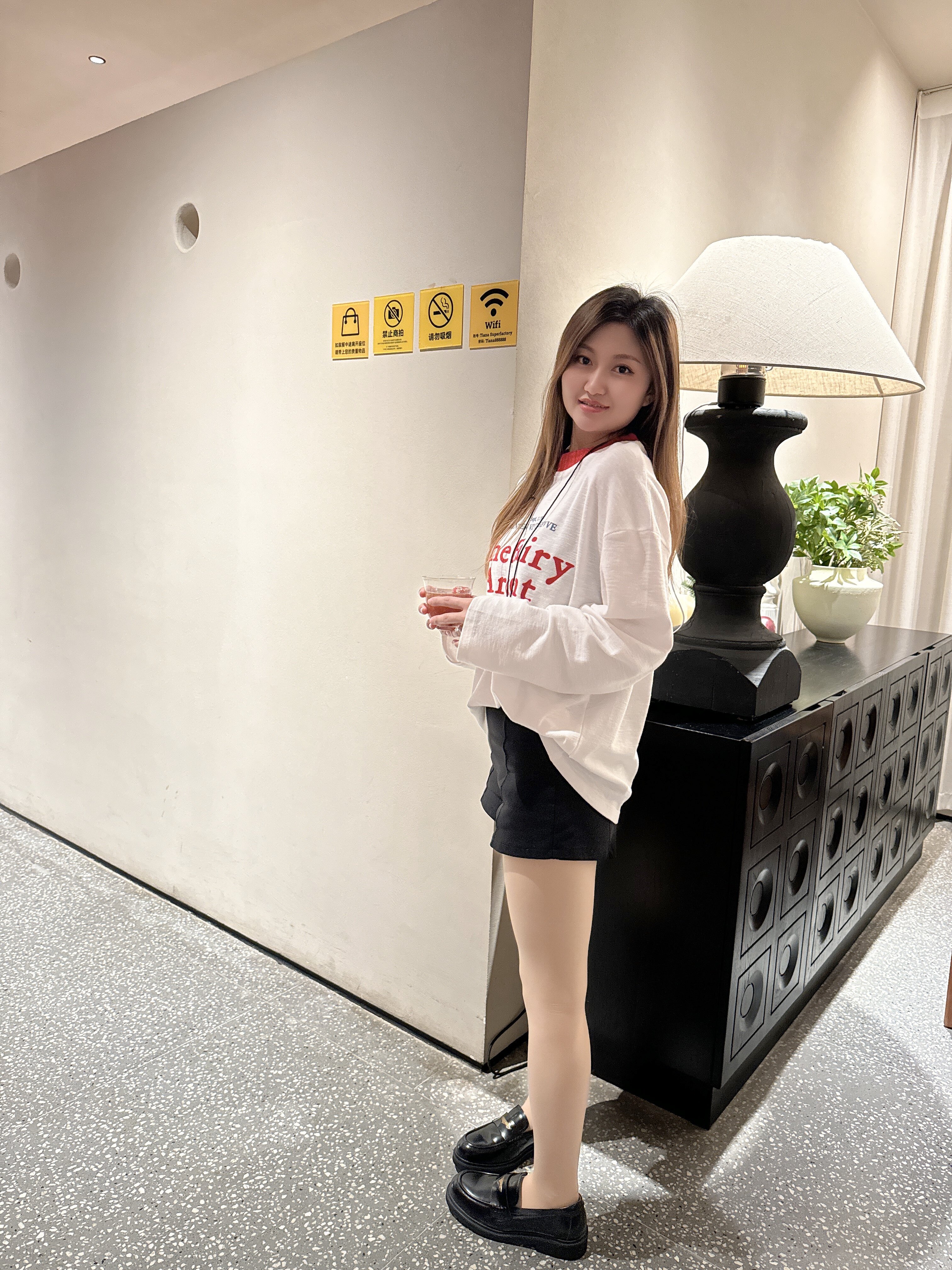 宋佳同款百丽海鸥乐福鞋2.0：厚底真皮的英伦飒爽美学