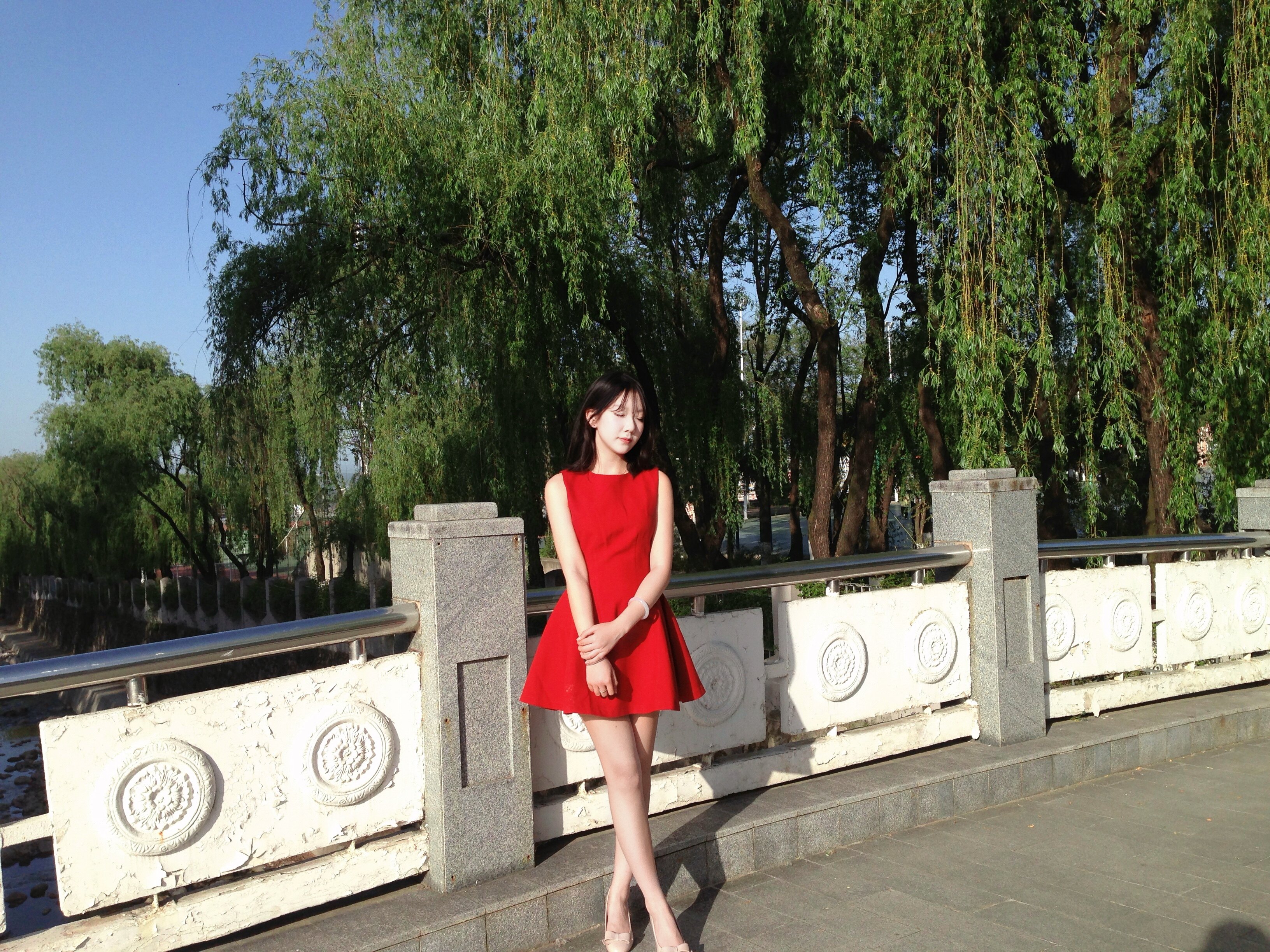 舒胡蕾夏日生日裙 法式无袖收腰设计 显瘦显高拉长比例 高级感气质满分