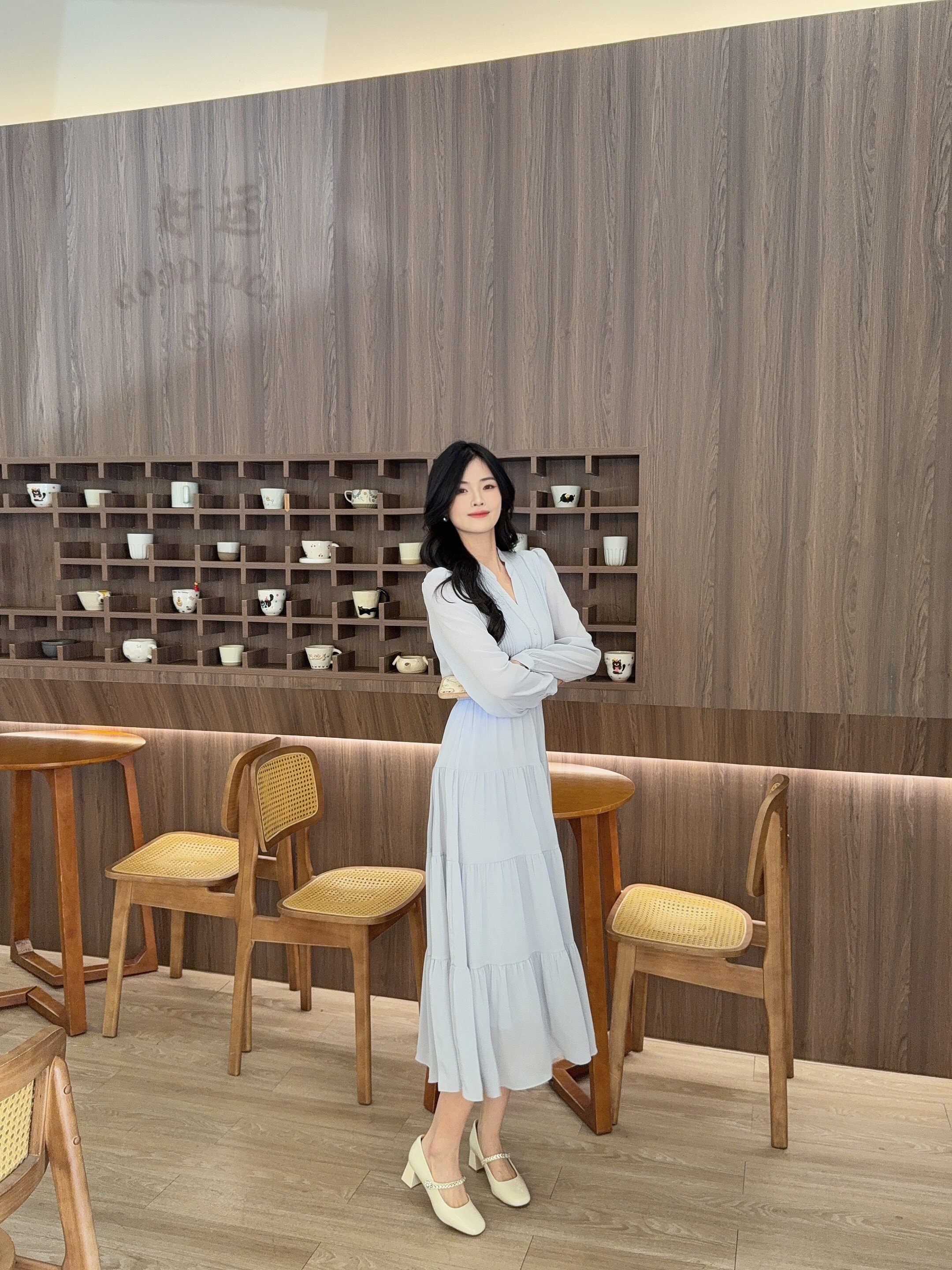 孙乐言毛晓彤同款百丽「白月光」红色高跟玛丽珍单鞋：脚踝间的复古红玫瑰