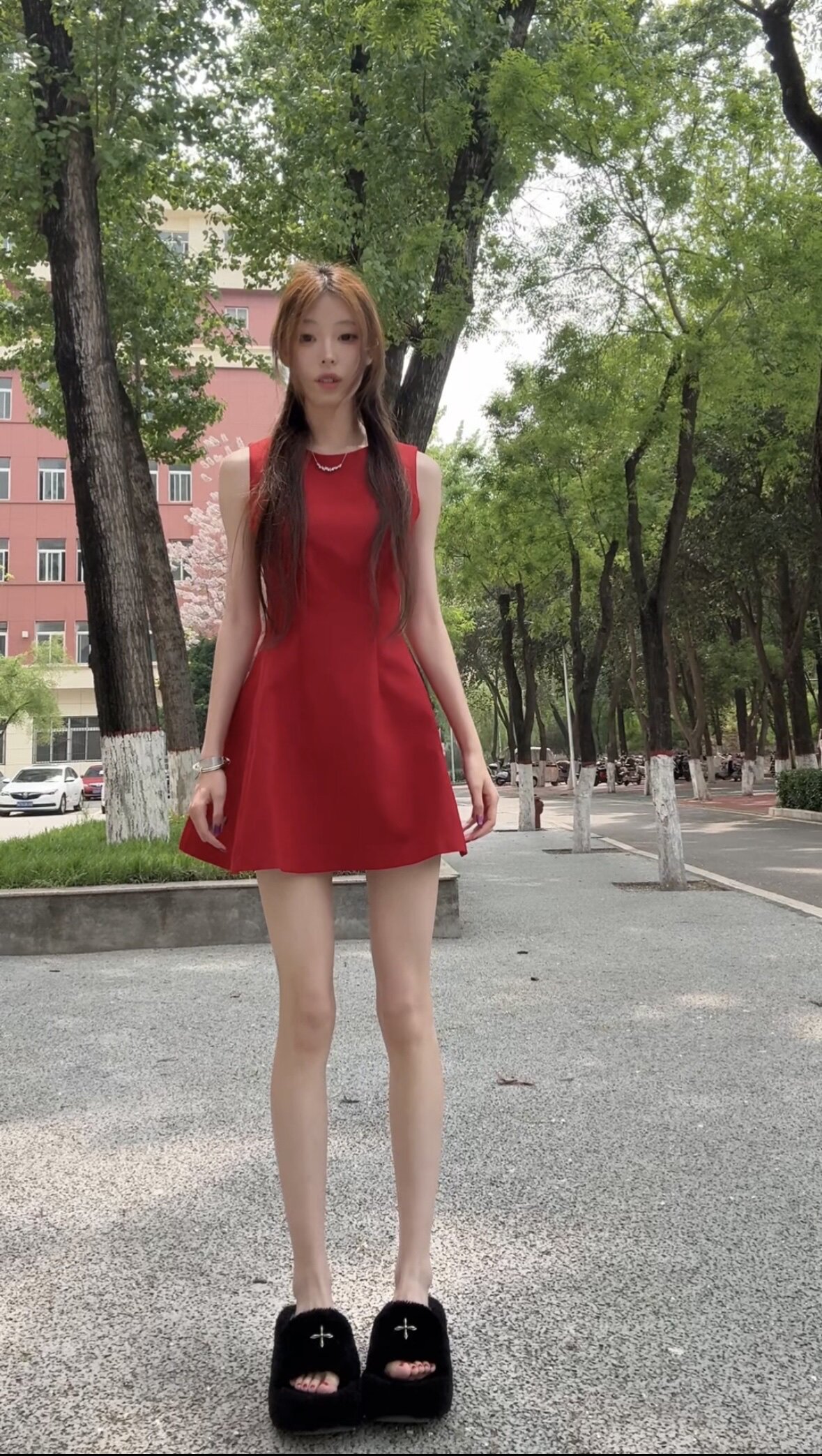 舒胡蕾夏日生日裙 法式无袖收腰设计 显瘦显高拉长比例 高级感气质满分