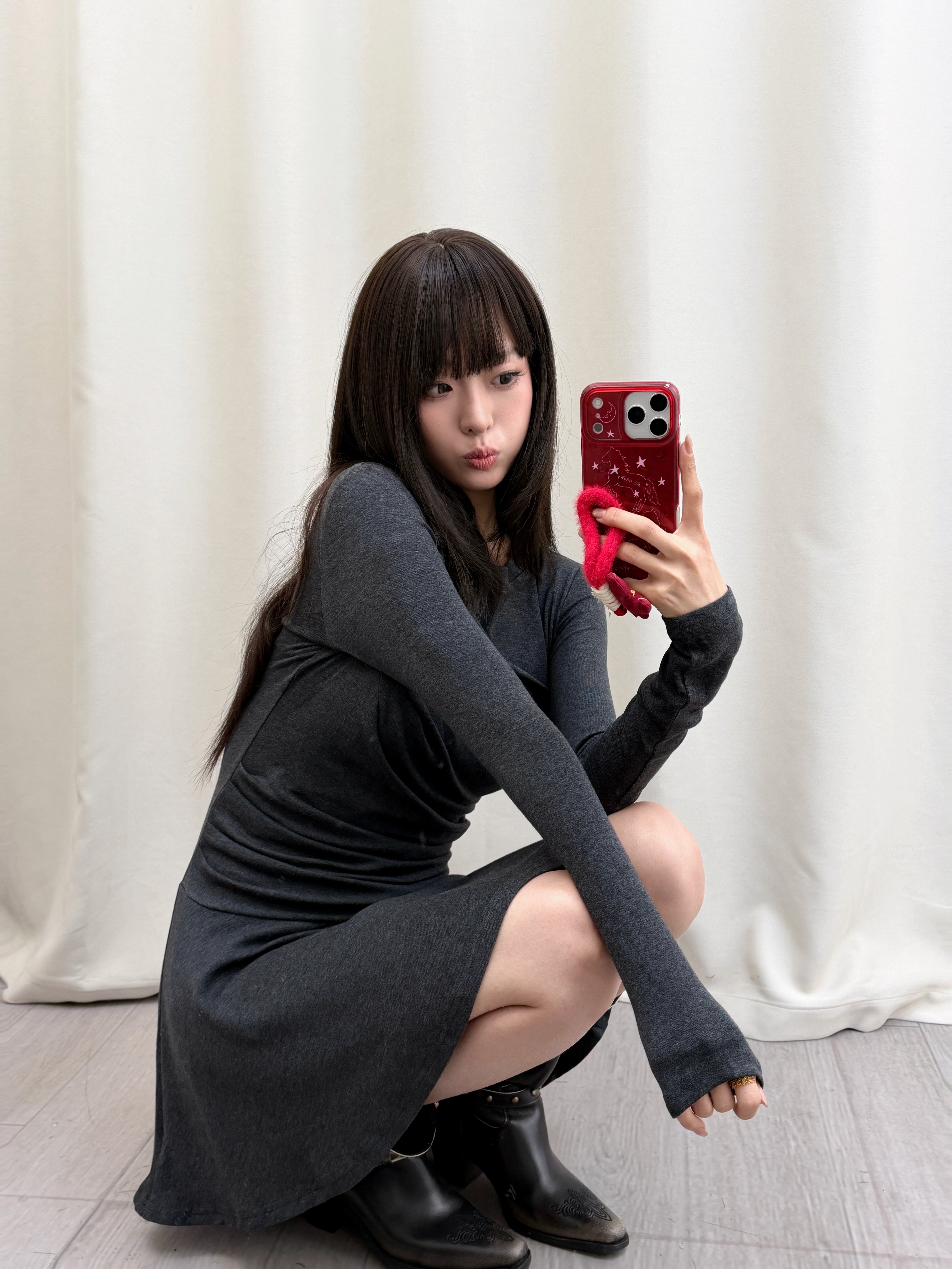 黑泽玄七2026早春新款胖mm收腰针织连衣裙：褶皱遮肉的显瘦自信美学