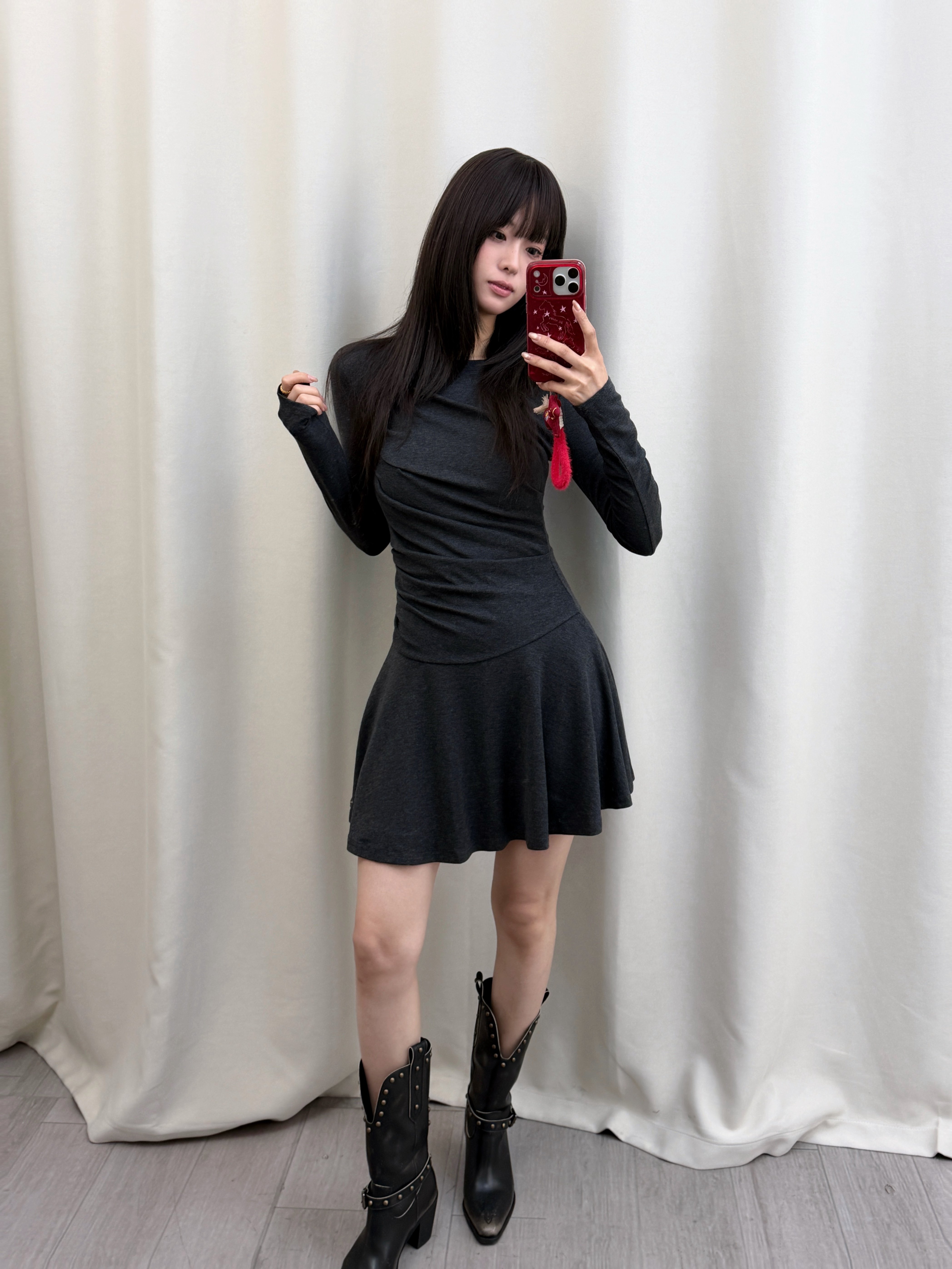 黑泽玄七2026早春新款胖mm收腰针织连衣裙：褶皱遮肉的显瘦自信美学