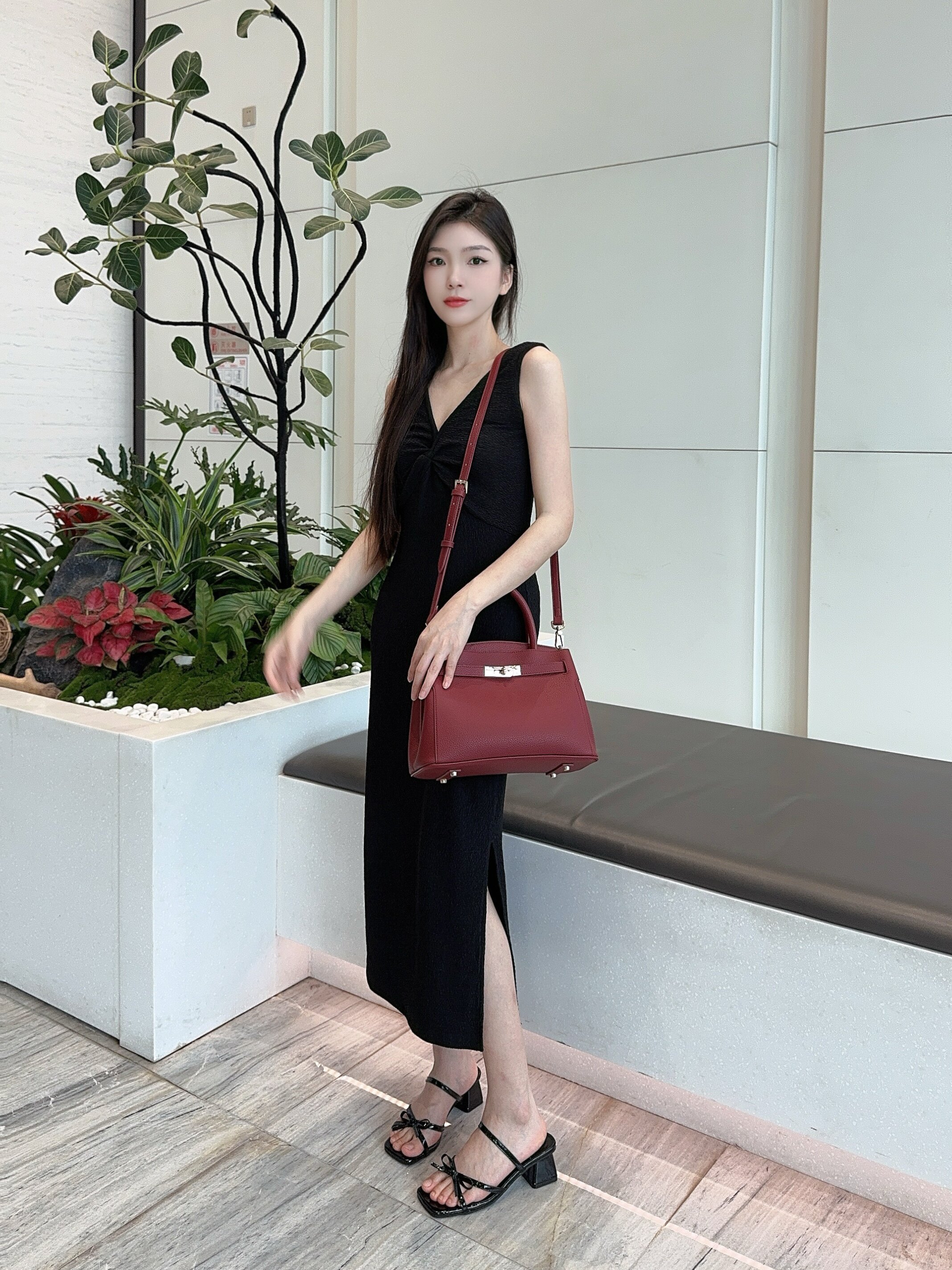 百丽鎏金岁月凯莉包 质感牛皮高级耐磨 大容量通勤 妈妈包婚包两用